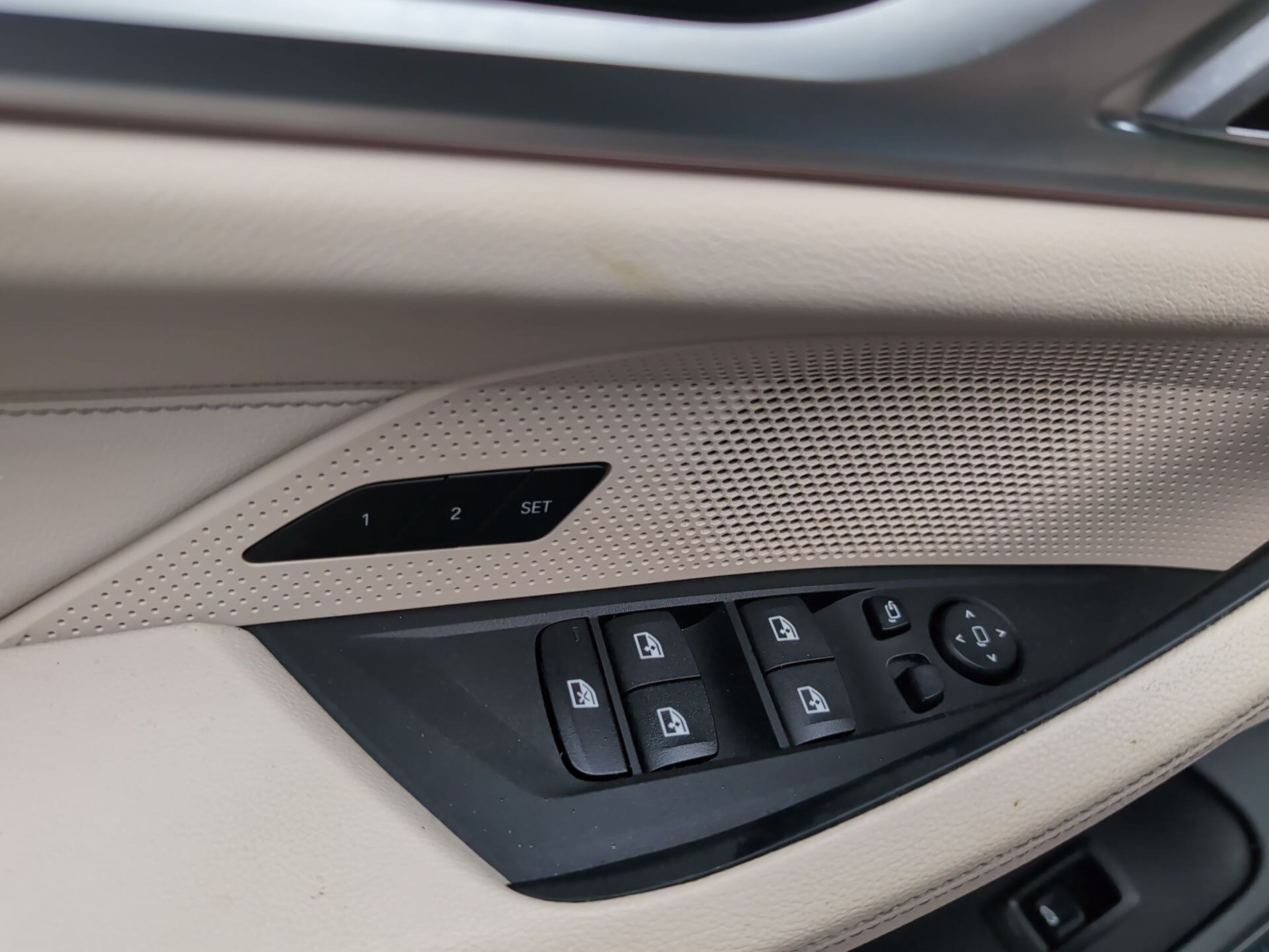 BMW i4 i4 eDrive40 color Negro. Año 2023. 250KW(340CV). Elétrico. En concesionario Caetano Aveiro de Aveiro