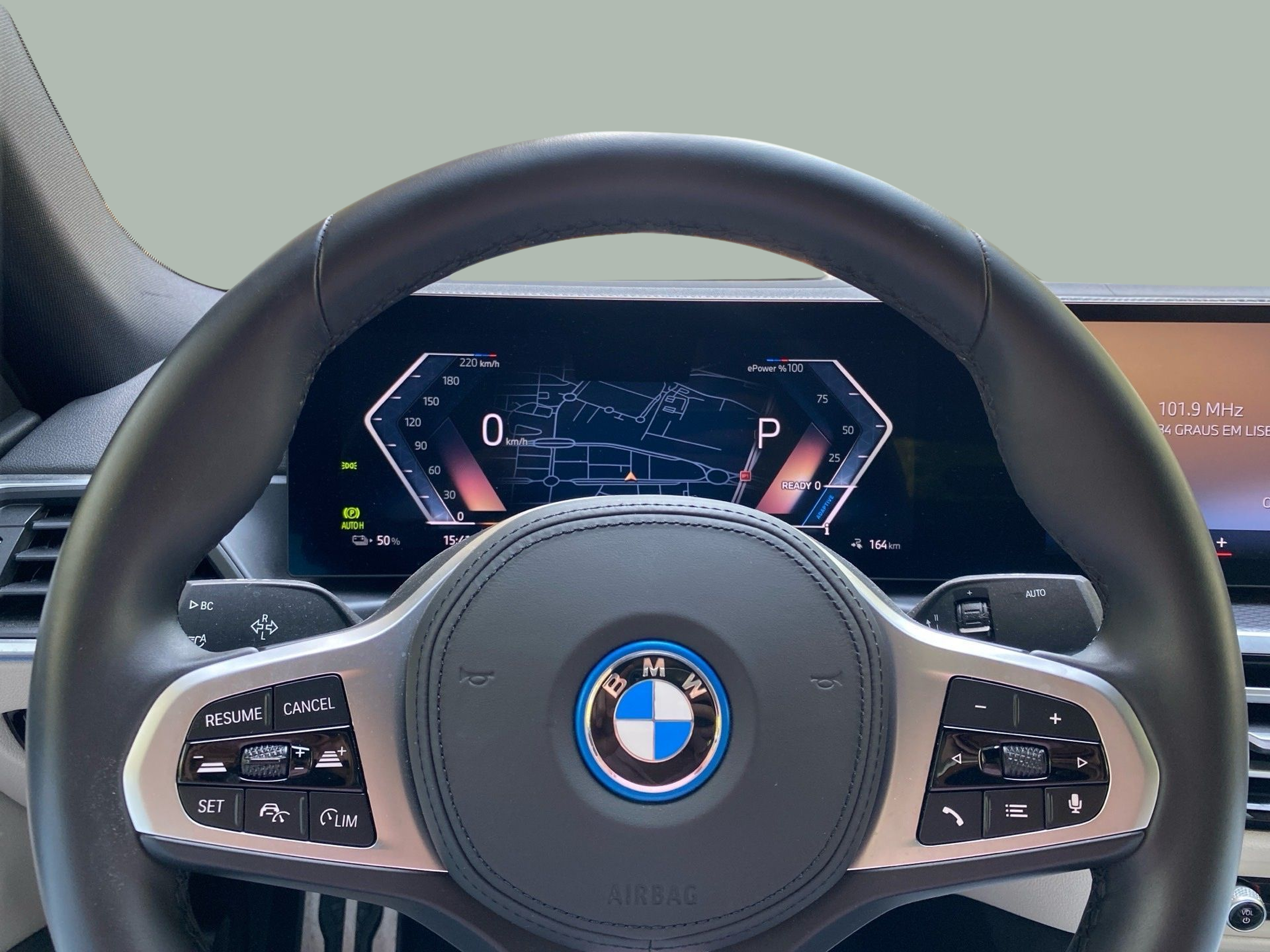 BMW i4 i4 eDrive40 color Negro. Año 2023. 250KW(340CV). Elétrico. En concesionario Caetano Lisboa de Lisboa