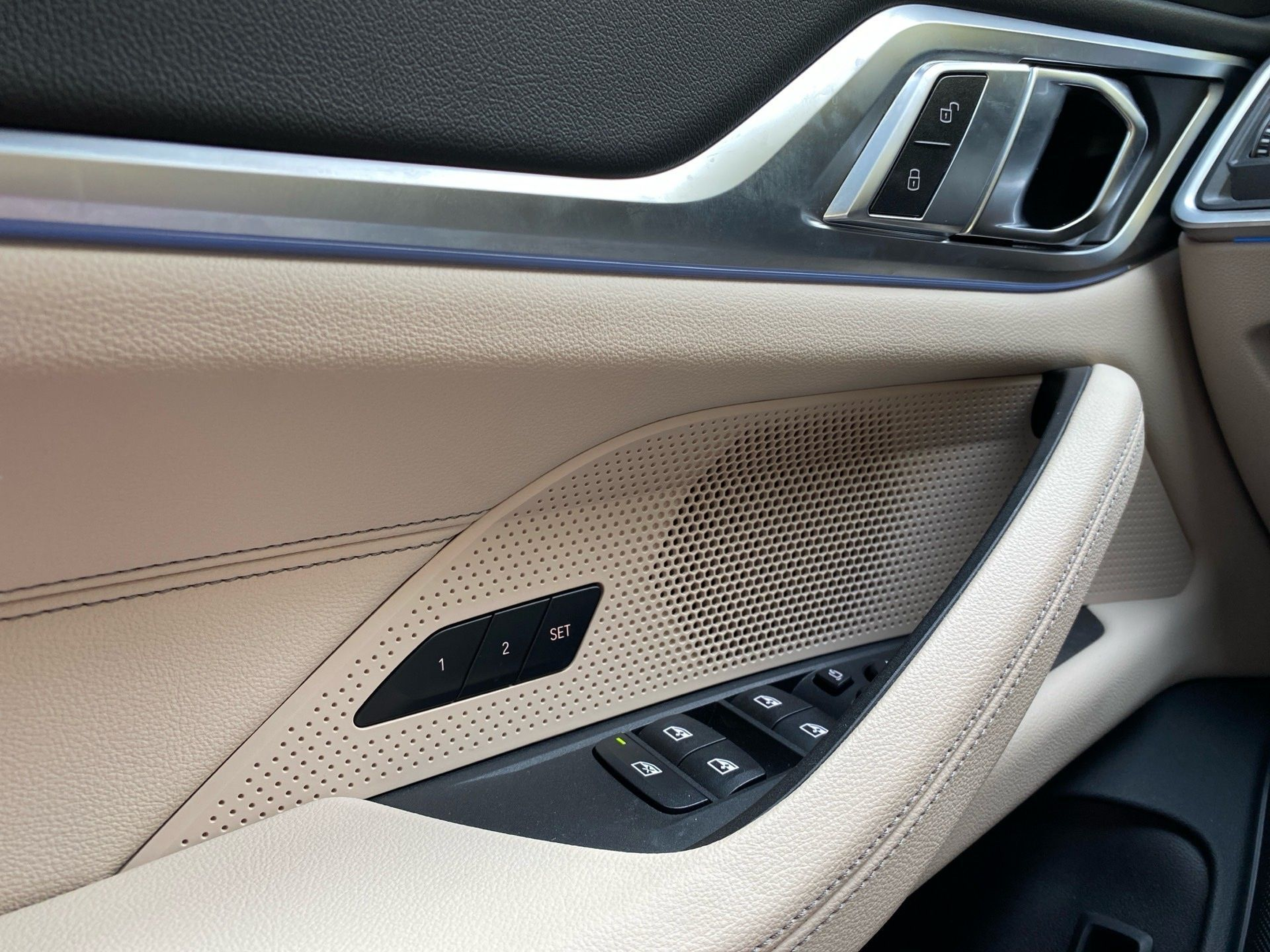 BMW i4 i4 eDrive40 color Negro. Año 2023. 250KW(340CV). Elétrico. En concesionario Caetano Lisboa de Lisboa