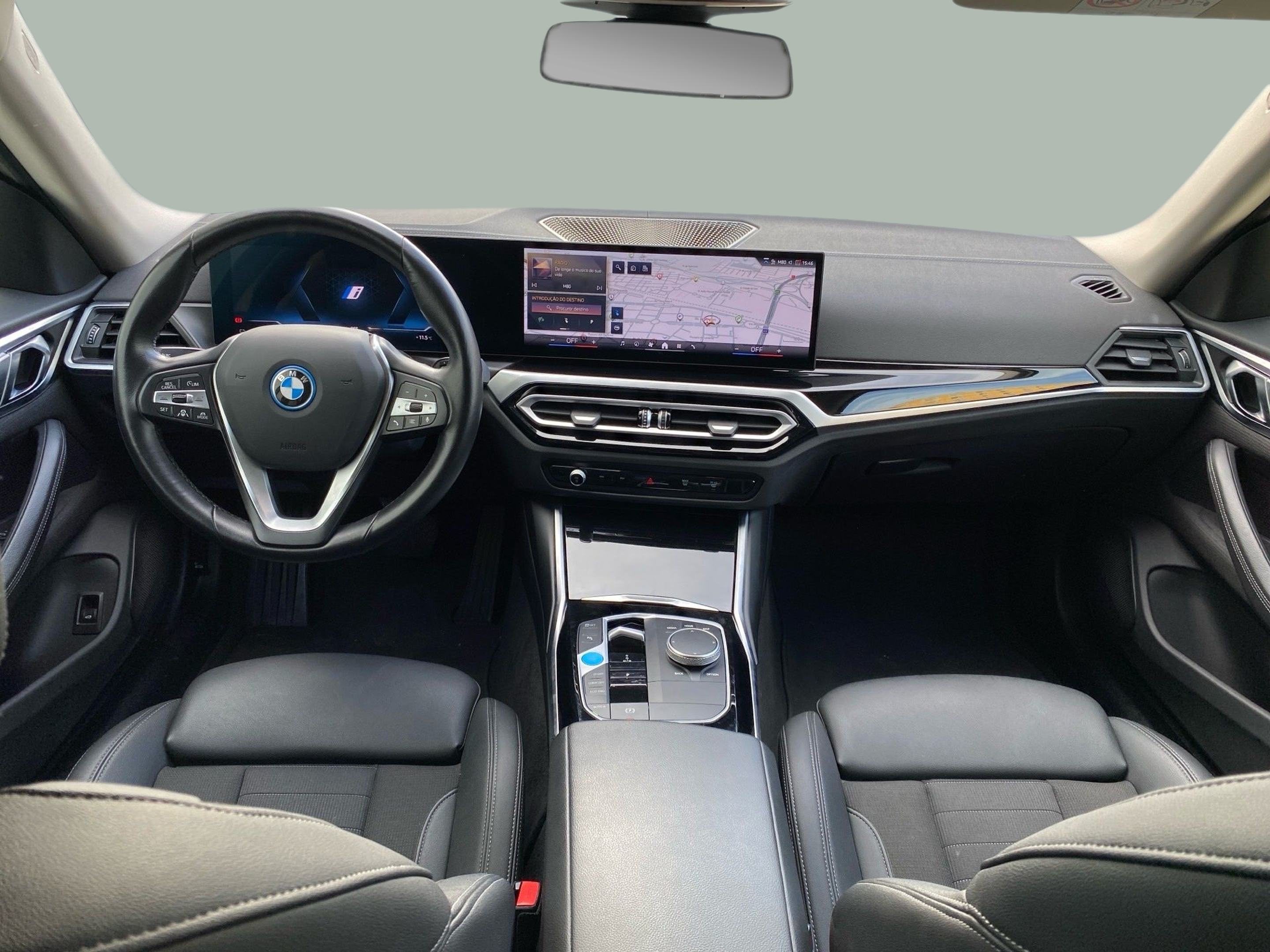 BMW i4 i4 eDrive40 color Rojo. Año 2023. 250KW(340CV). Elétrico. En concesionario Caetano Lisboa de Lisboa