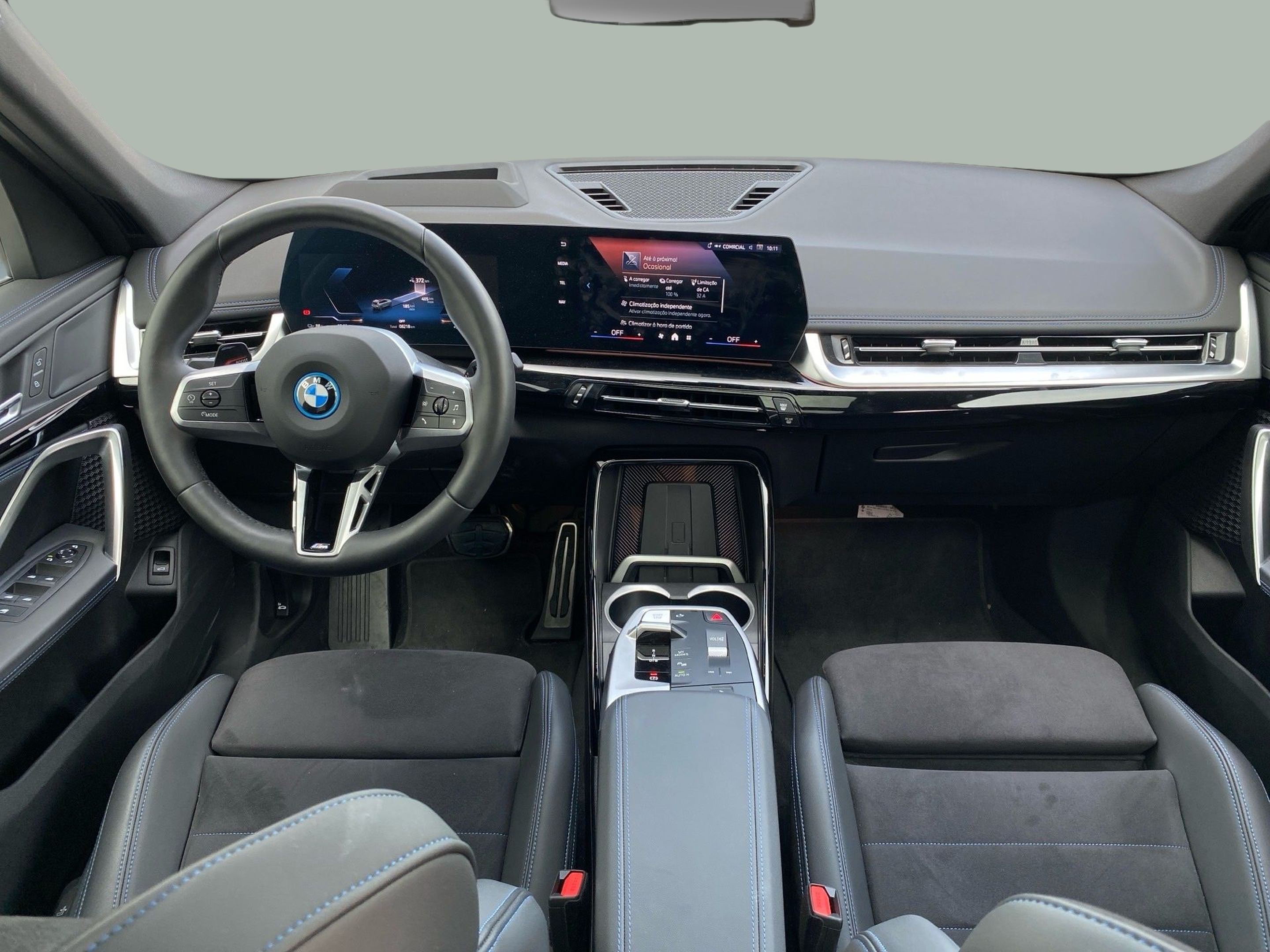 BMW iX1 eDrive20 color Verde. Año 2025. 150KW(204CV). Elétrico. En concesionario Caetano Baviera Cascais de Cascais