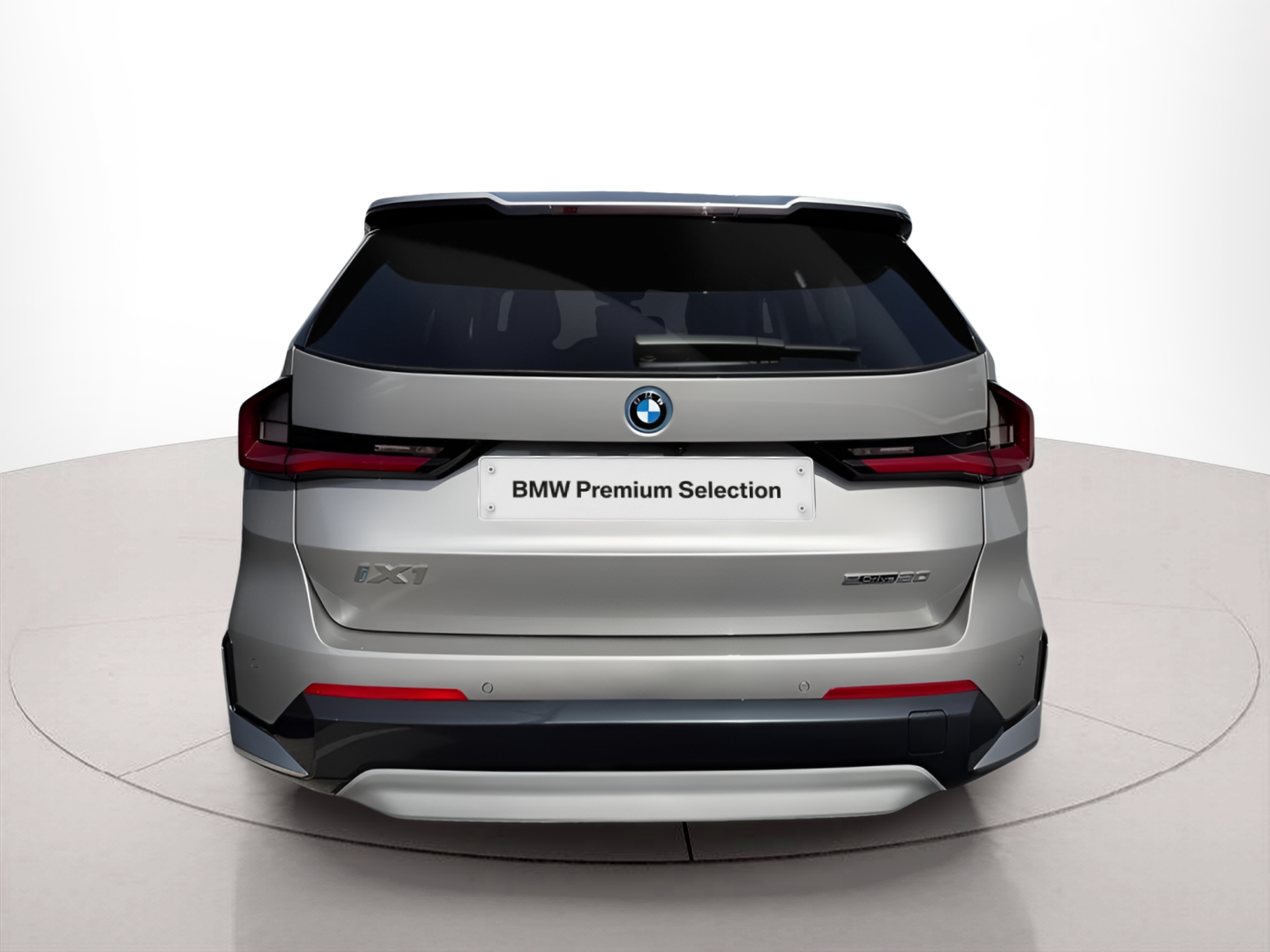 BMW iX1 eDrive20 color Gris Plata. Año 2025. 150KW(204CV). Elétrico. En concesionario Caetano Portimão de Portimão