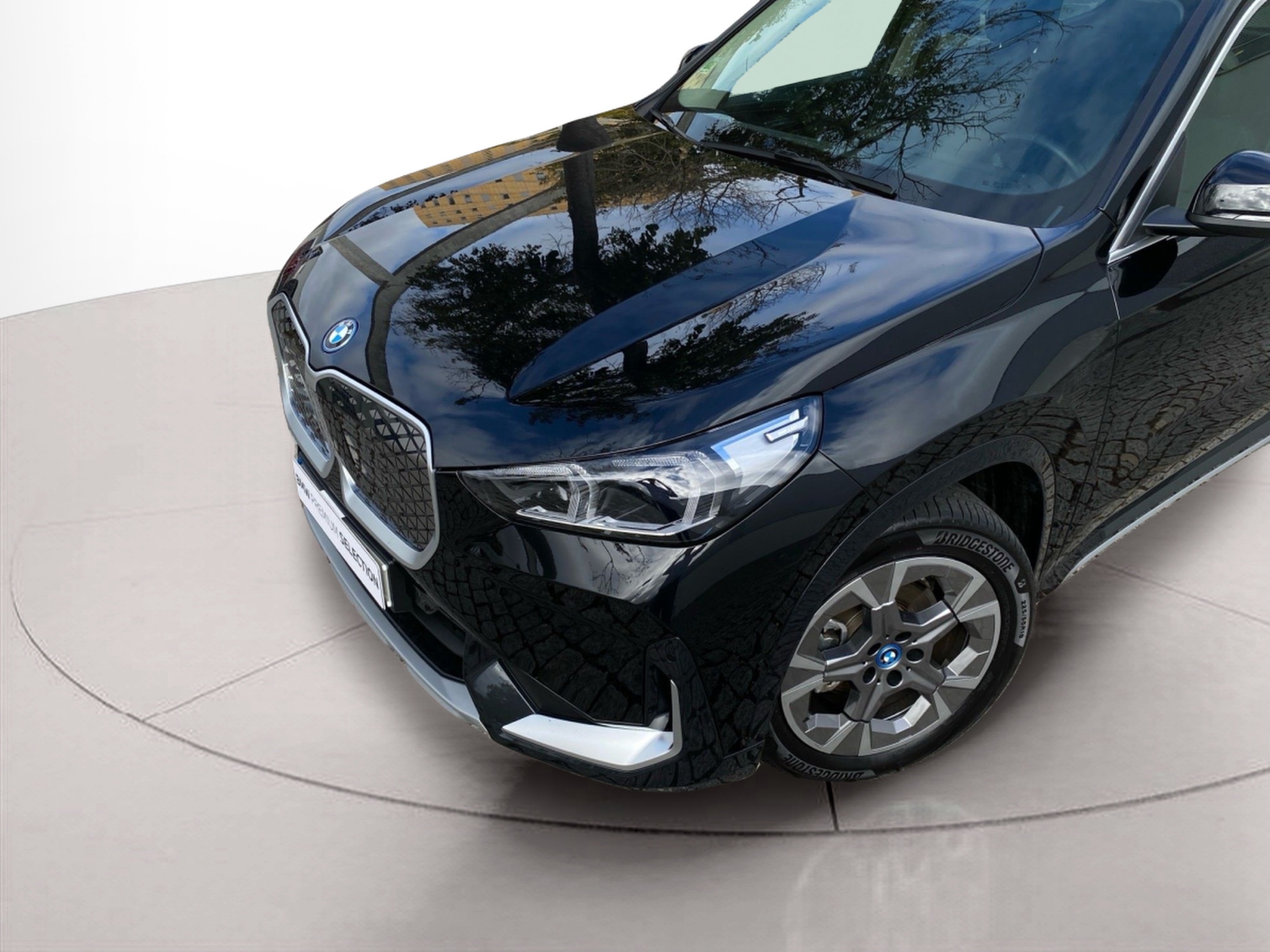 BMW iX1 eDrive20 color Negro. Año 2025. 150KW(204CV). Elétrico. En concesionario Caetano Baviera Lisboa de Lisboa