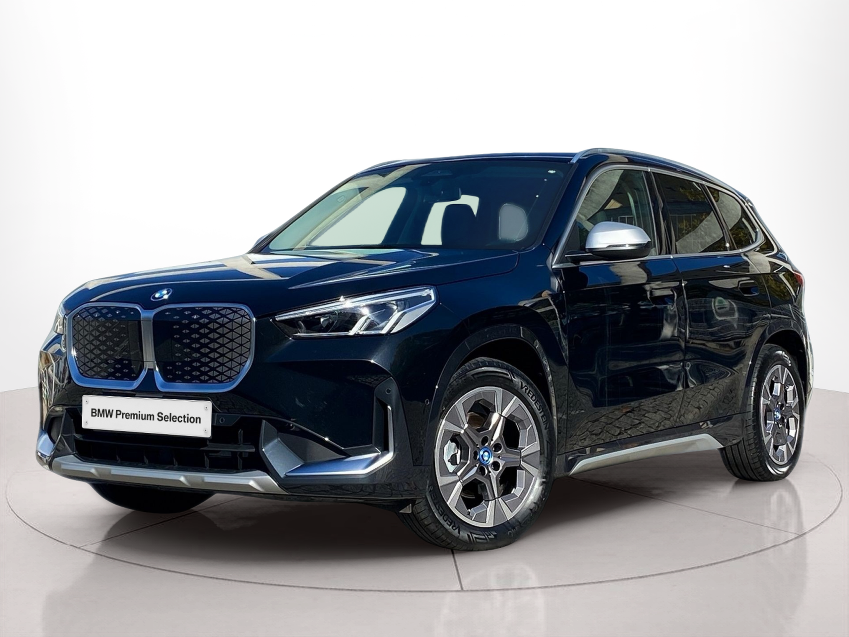 Fotos de BMW iX1 eDrive20 color Negro. Año 2024. 150KW(204CV). Elétrico. En concesionario Caetano Baviera Lisboa de Lisboa