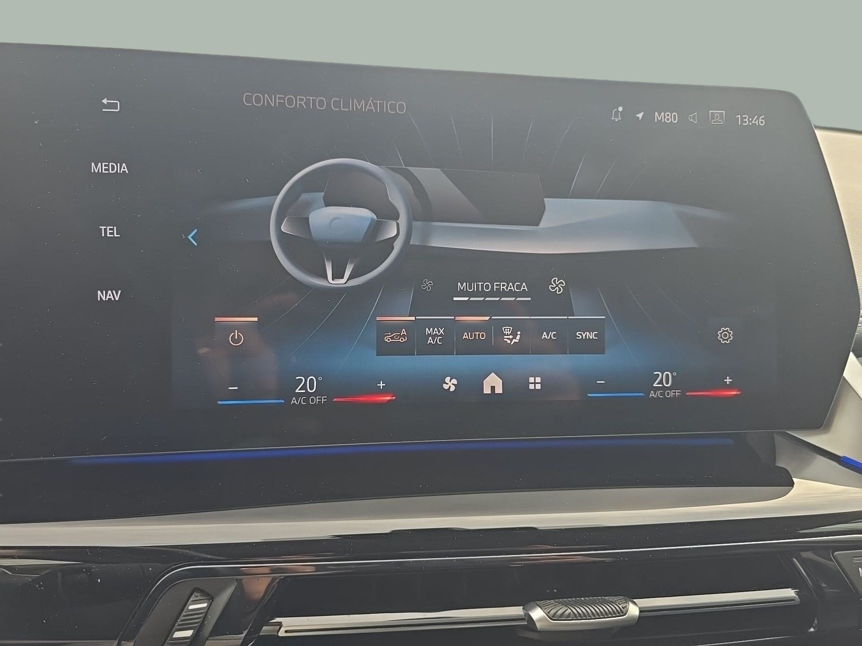 BMW iX1 eDrive20 color Negro. Año 2024. 150KW(204CV). Elétrico. En concesionario Caetano Aveiro de Aveiro