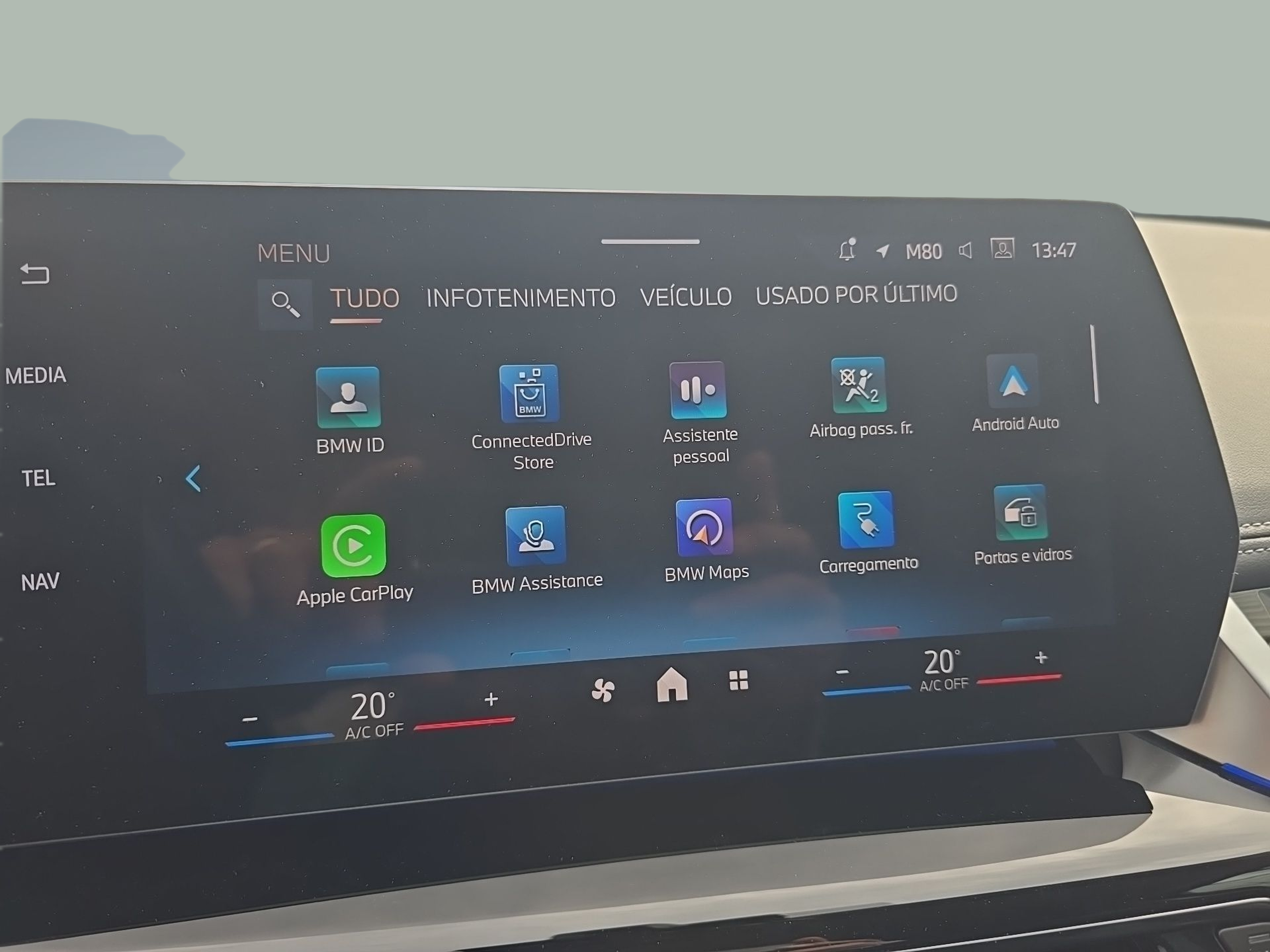 BMW iX1 eDrive20 color Negro. Año 2024. 150KW(204CV). Elétrico. En concesionario Caetano Aveiro de Aveiro