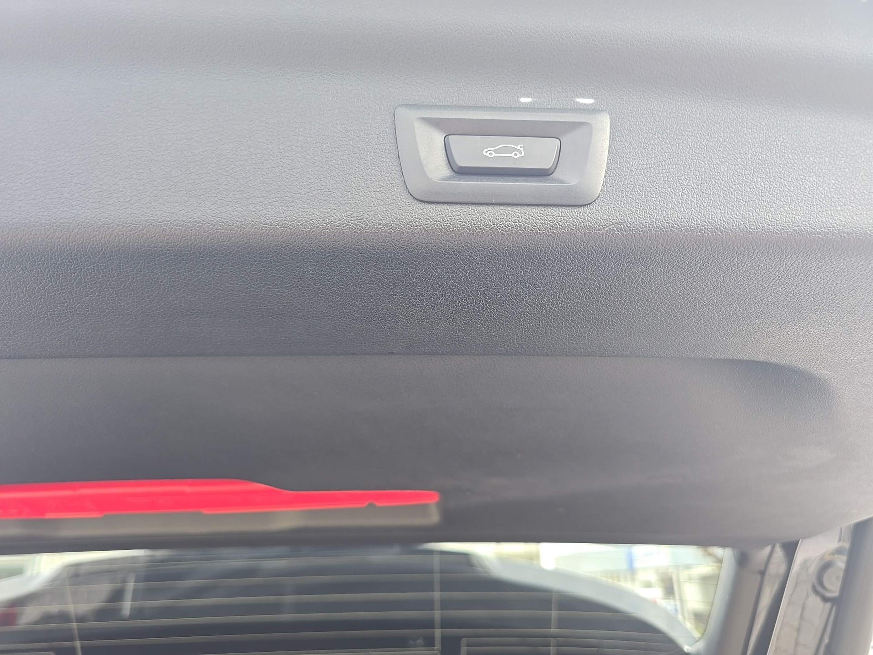 BMW iX1 eDrive20 color Negro. Año 2024. 150KW(204CV). Elétrico. En concesionario Caetano Aveiro de Aveiro