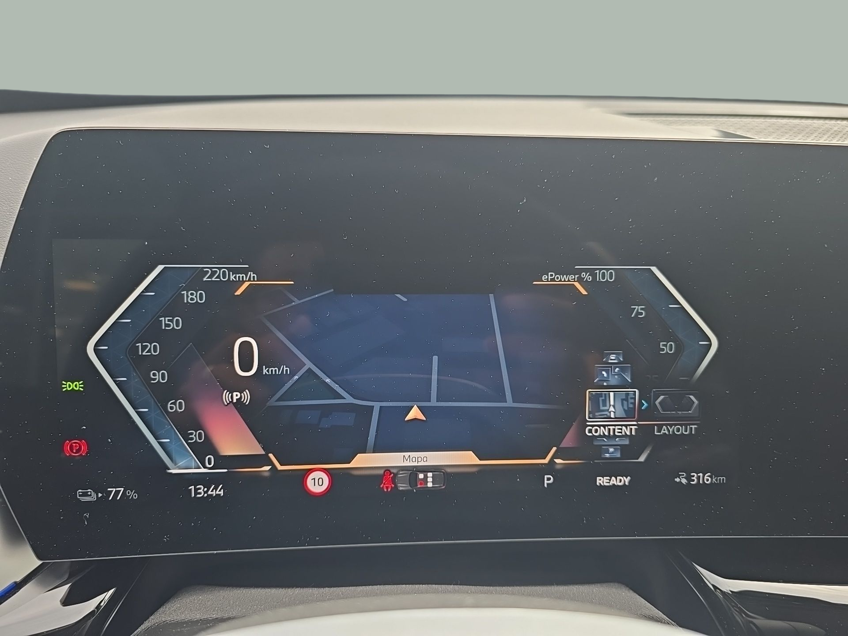 BMW iX1 eDrive20 color Negro. Año 2024. 150KW(204CV). Elétrico. En concesionario Caetano Aveiro de Aveiro