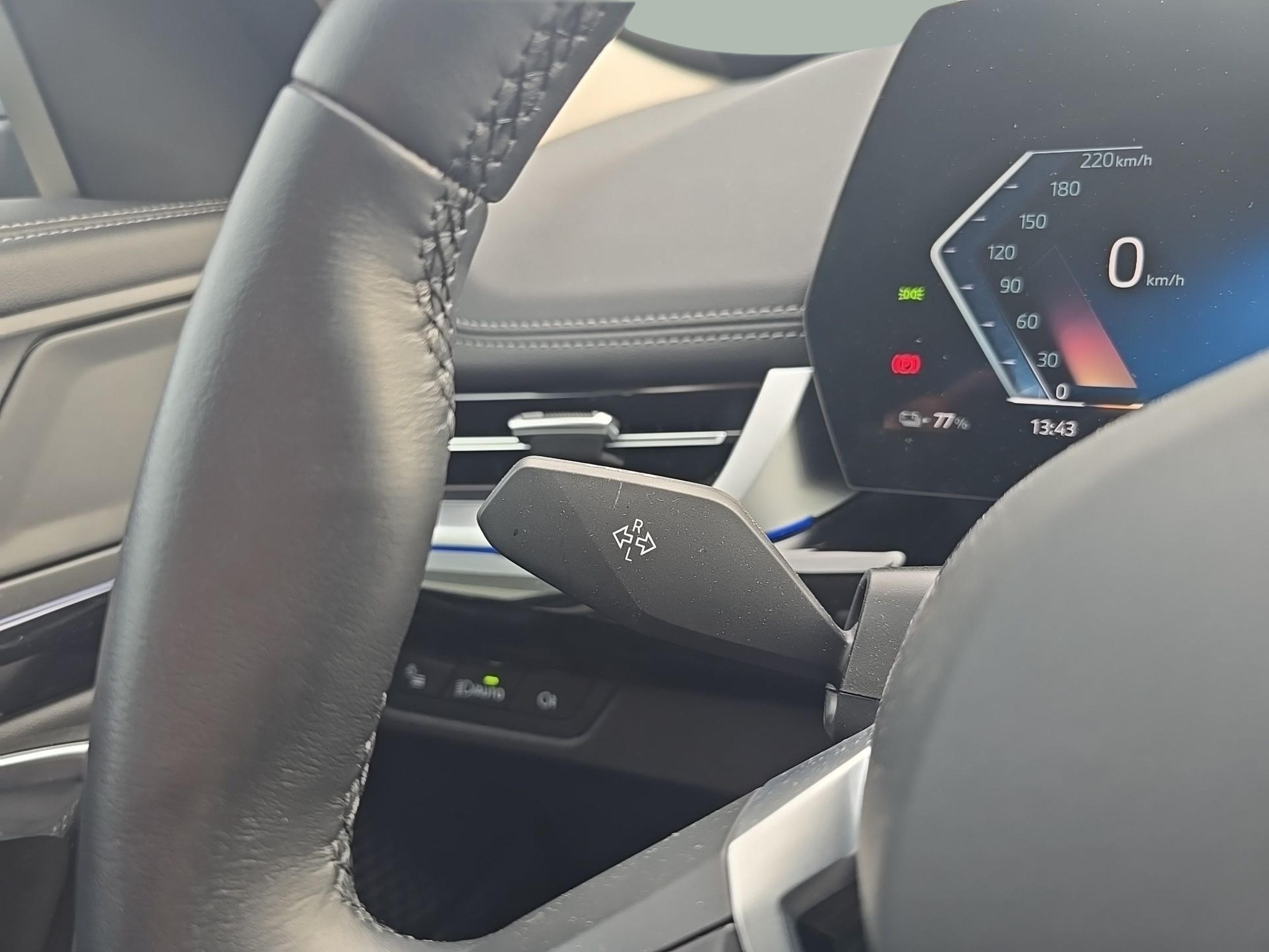 BMW iX1 eDrive20 color Negro. Año 2024. 150KW(204CV). Elétrico. En concesionario Caetano Aveiro de Aveiro