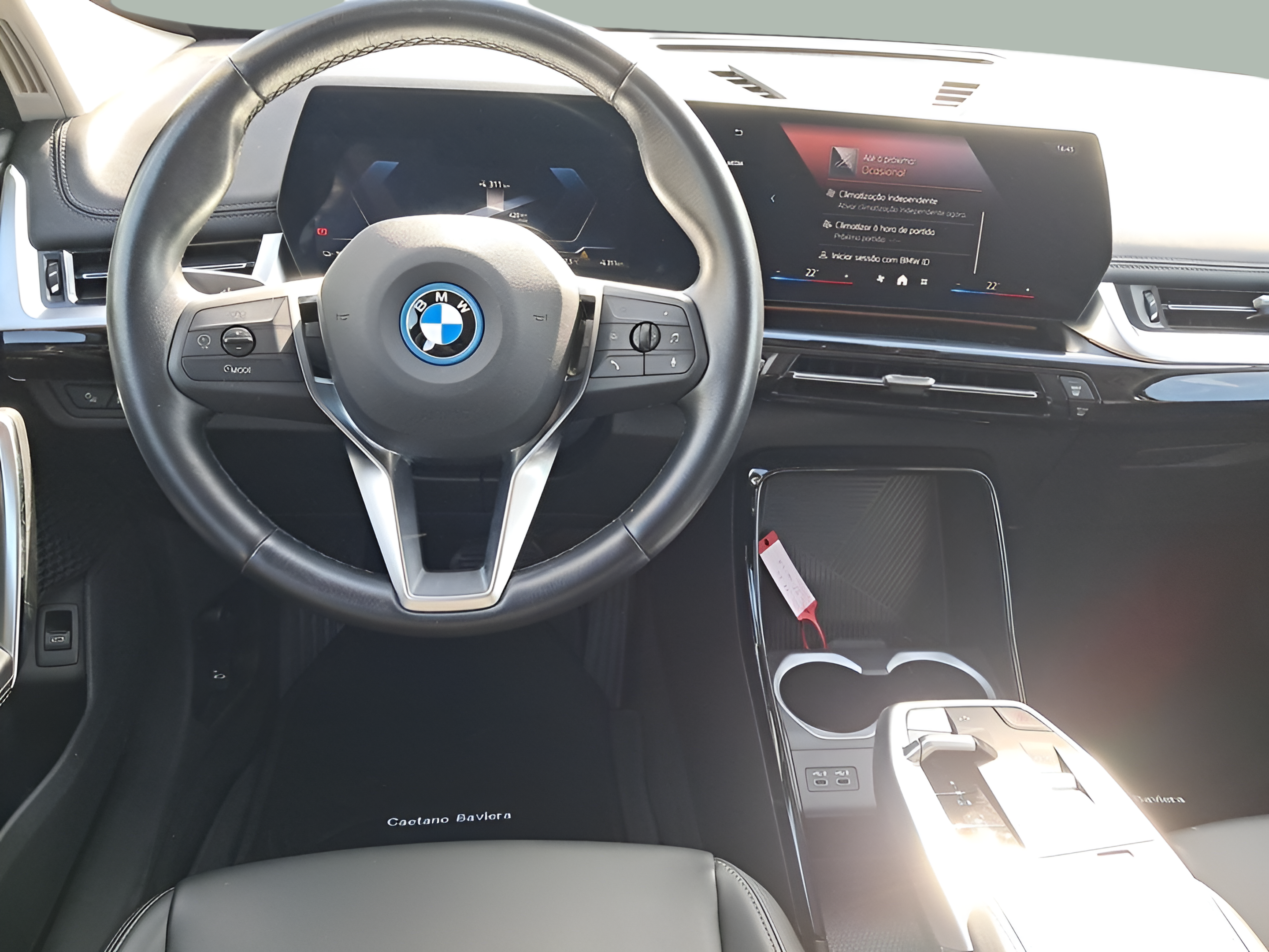 BMW iX1 eDrive20 color Negro. Año 2024. 150KW(204CV). Elétrico. En concesionario Caetano Baviera Faro de Faro