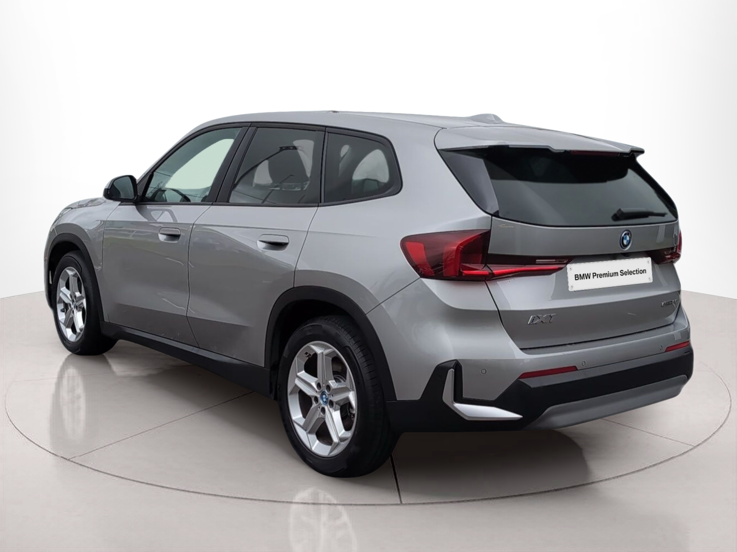 BMW iX1 eDrive20 color Gris Plata. Año 2024. 150KW(204CV). Elétrico. En concesionario Caetano Santa Maria da Feira de Santa Maria da Feira