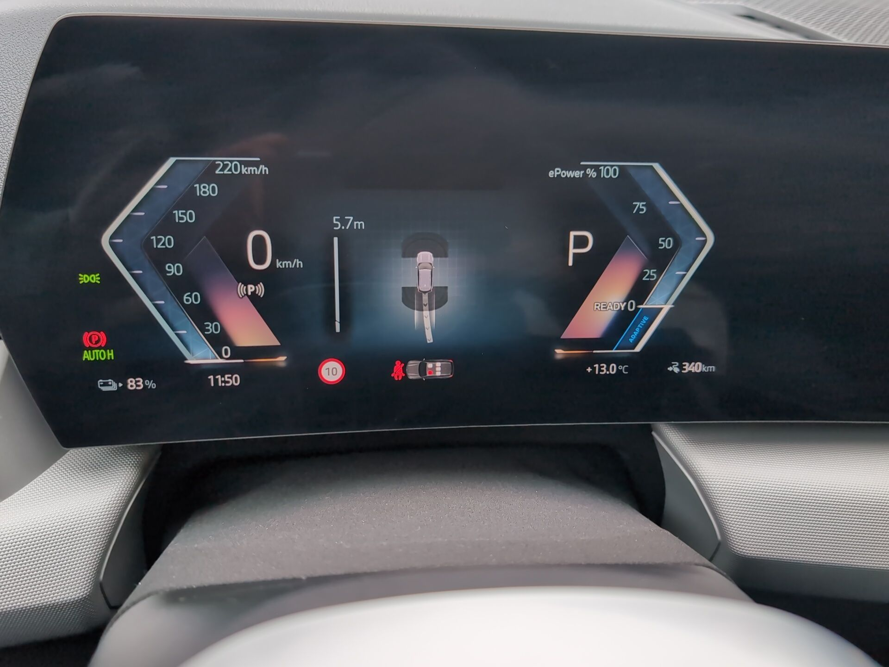 BMW iX1 eDrive20 color Gris Plata. Año 2024. 150KW(204CV). Elétrico. En concesionario Caetano Santa Maria da Feira de Santa Maria da Feira