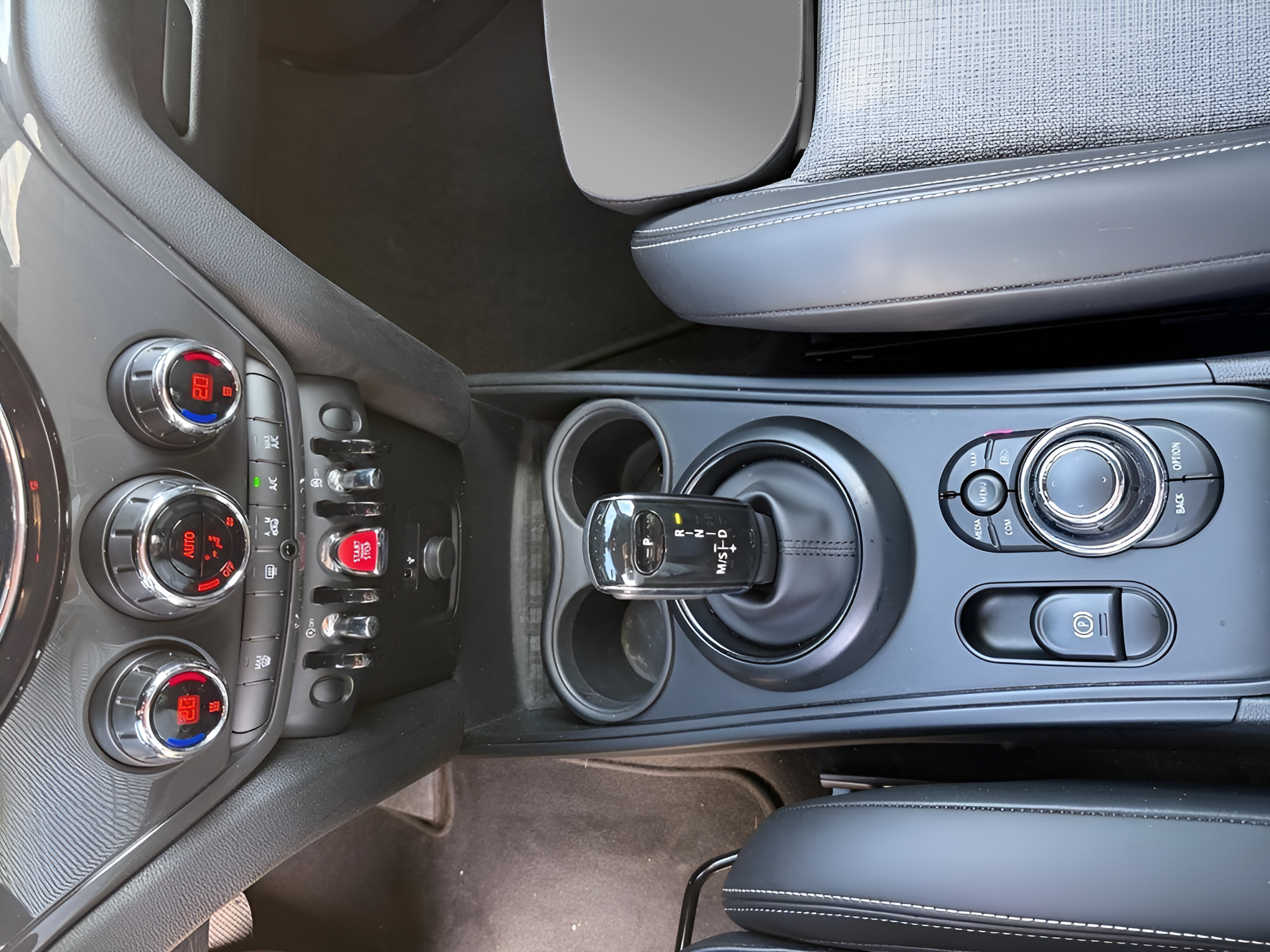 fotoG 15 del MINI MINI Countryman Cooper D 110 kW (150 CV) 150cv Diesel de 2023 em Vila Nova de Gaia