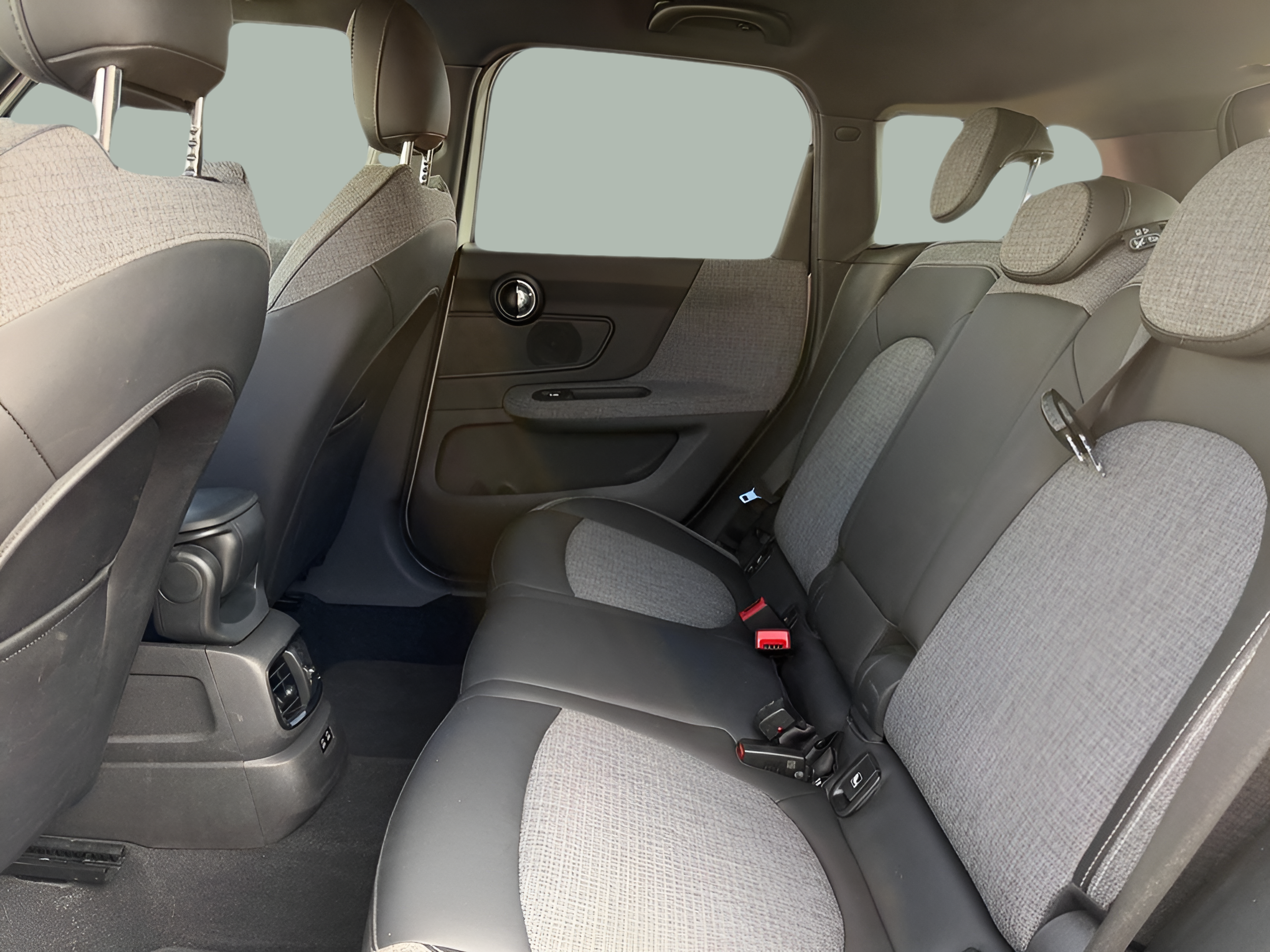 fotoG 8 del MINI MINI Countryman Cooper D 110 kW (150 CV) 150cv Diesel de 2023 em Vila Nova de Gaia