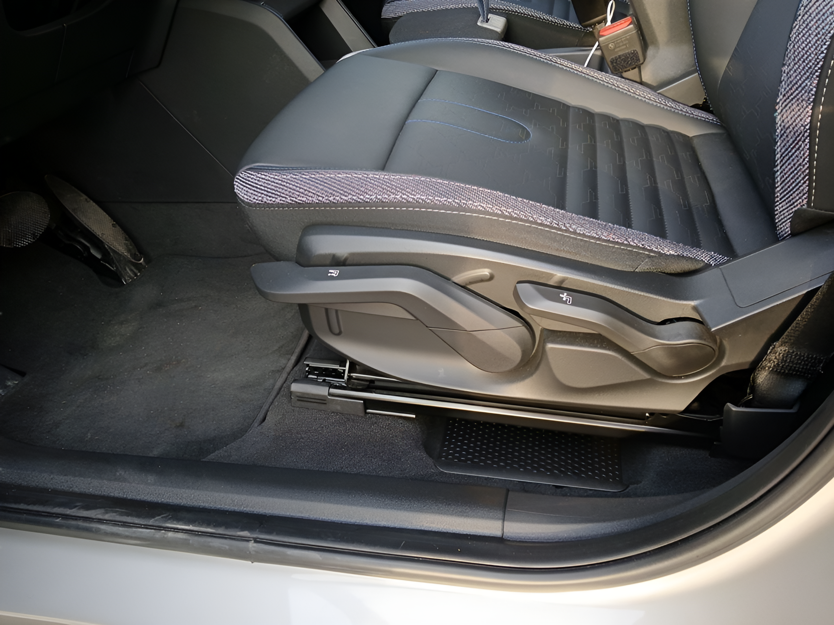 fotoG 19 del MINI MINI Clubman 2.0 D 120 kW (163 CV) 163cv Diesel de 2024 em Vila Nova de Gaia