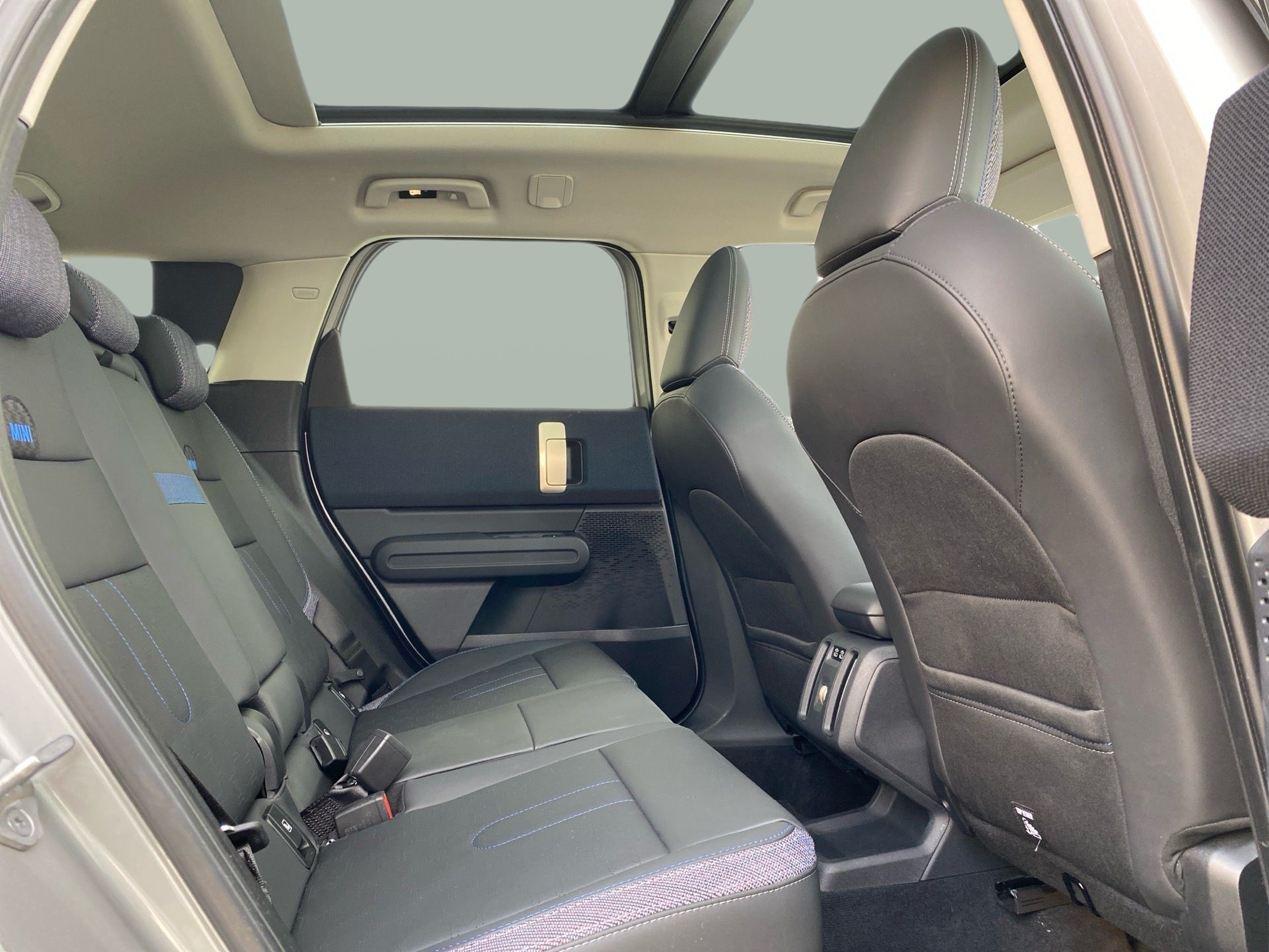 fotoG 8 del MINI MINI Countryman D 120 kW (163 CV) 163cv Diesel de 2024 em Vila Nova de Gaia