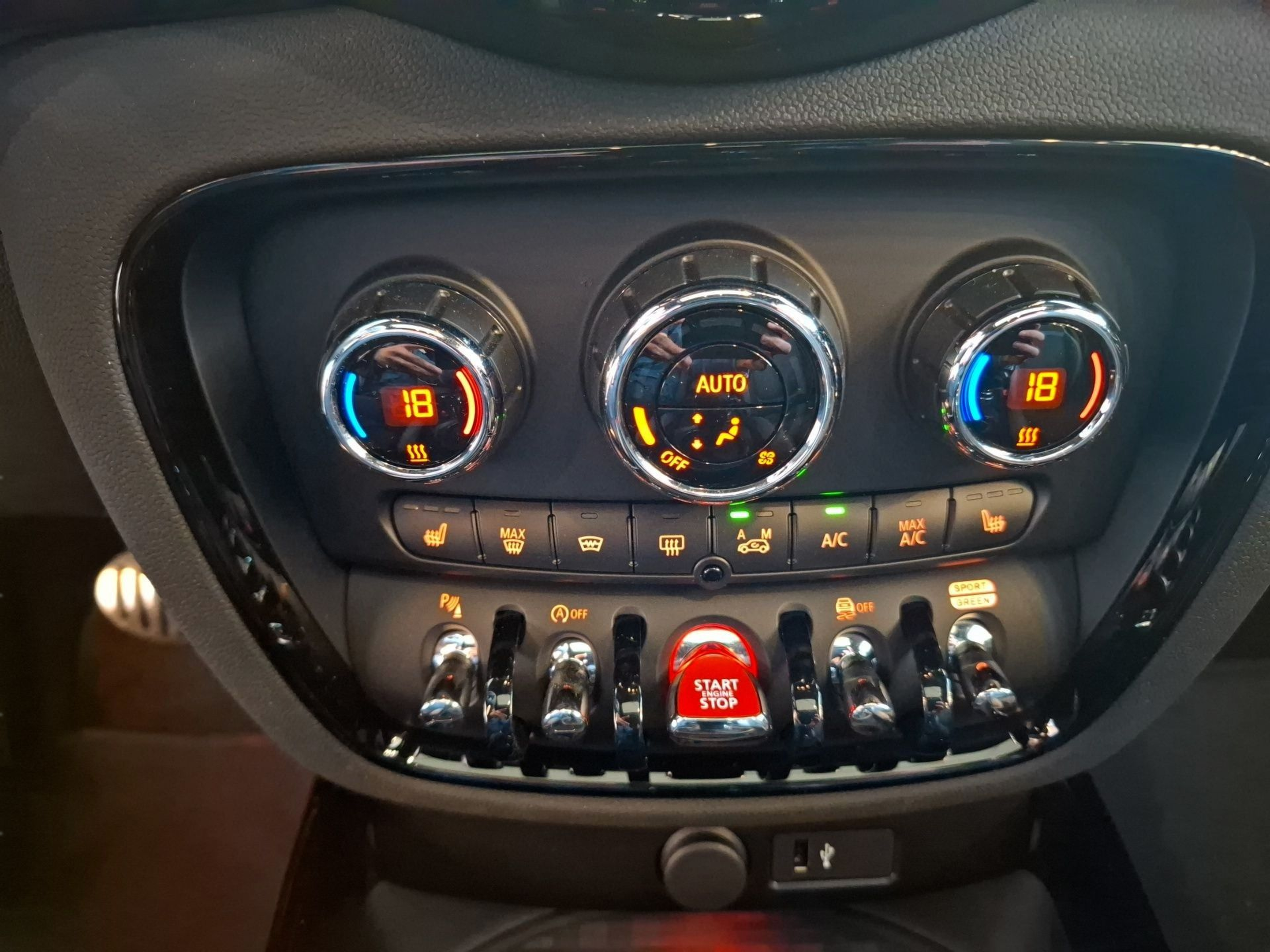 fotoG 21 del MINI MINI Clubman John Cooper Works ALL4 225 kW (306 CV) 306cv Gasolina de 2023 em Vila Nova de Gaia