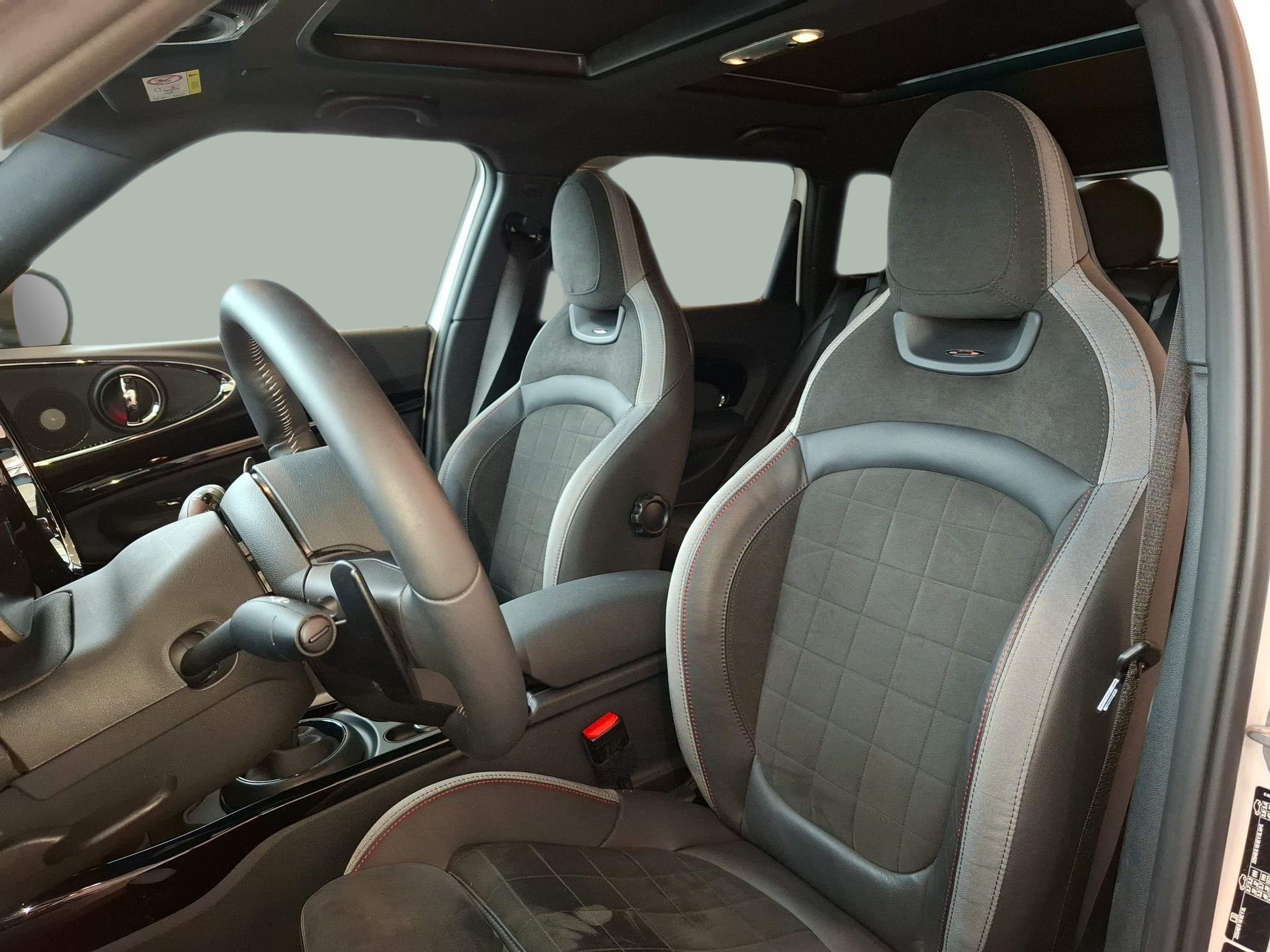 fotoG 10 del MINI MINI Clubman John Cooper Works ALL4 225 kW (306 CV) 306cv Gasolina de 2023 em Vila Nova de Gaia