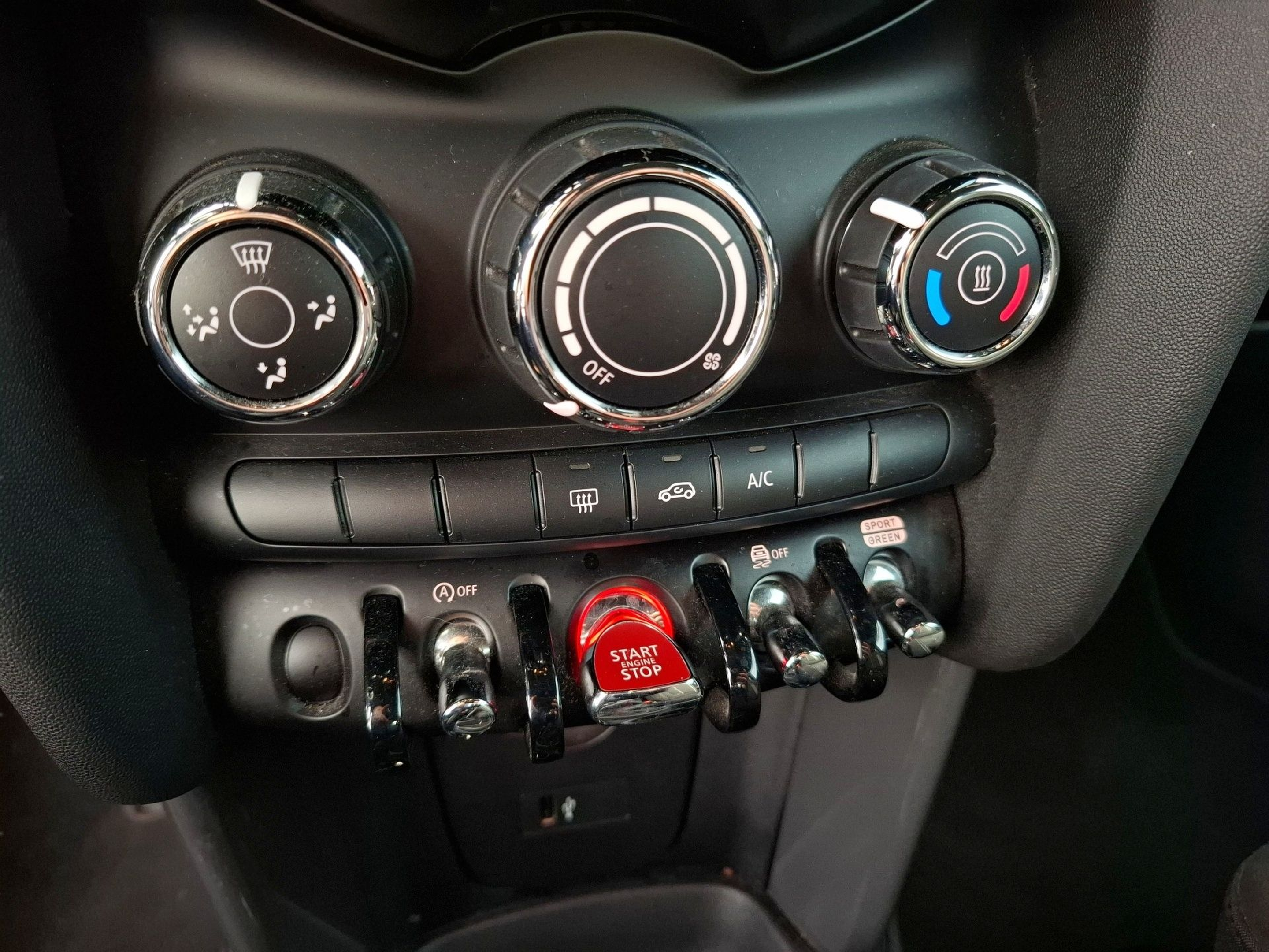 fotoG 20 del MINI MINI 3 Portas One 75 kW (102 CV) 102cv Gasolina de 2020 em Vila Nova de Gaia