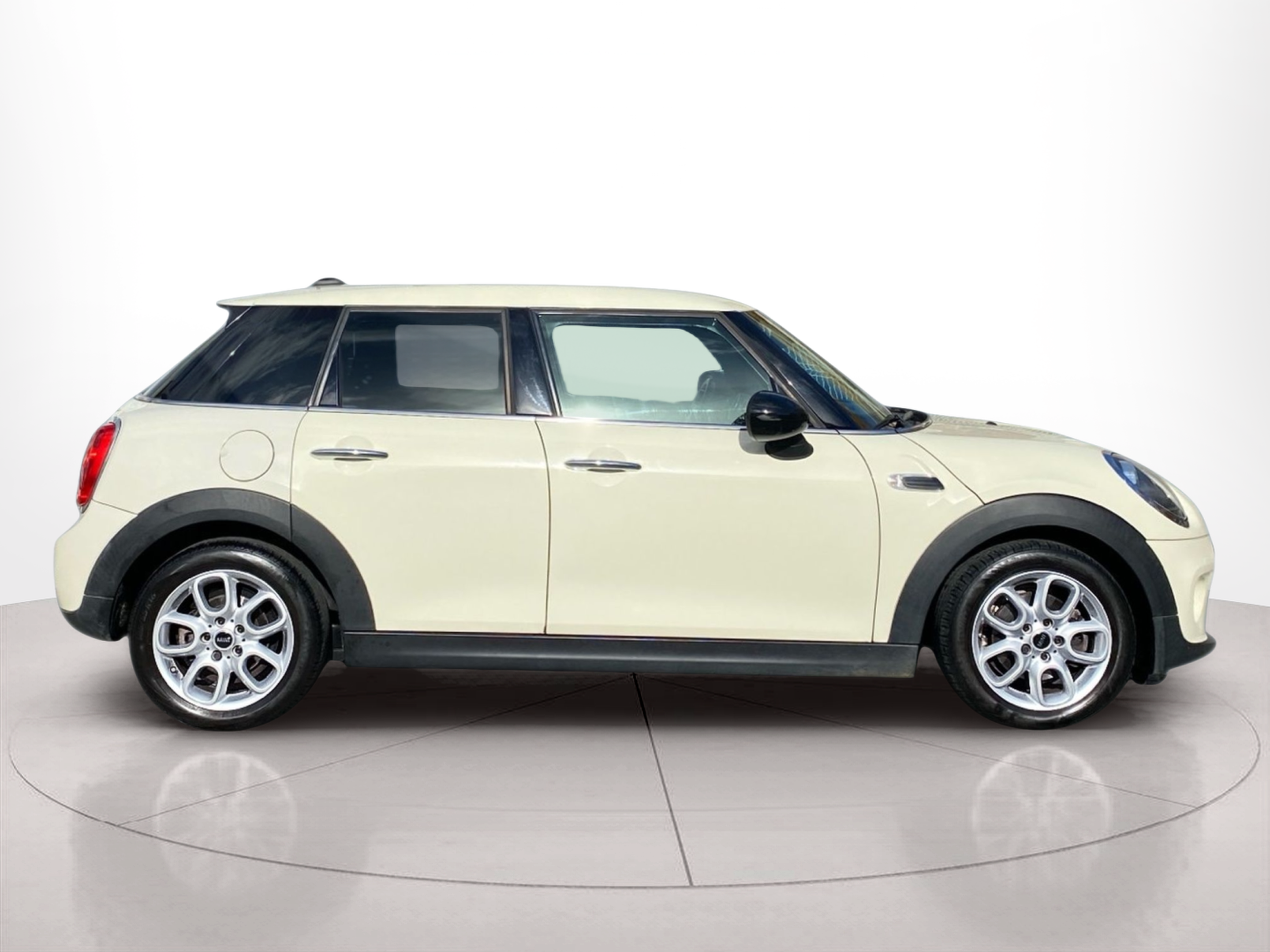 fotoG 2 del MINI MINI 5 Portas Cooper D 70 kW (95 CV) 95cv Diesel de 2019 em Vila Nova de Gaia