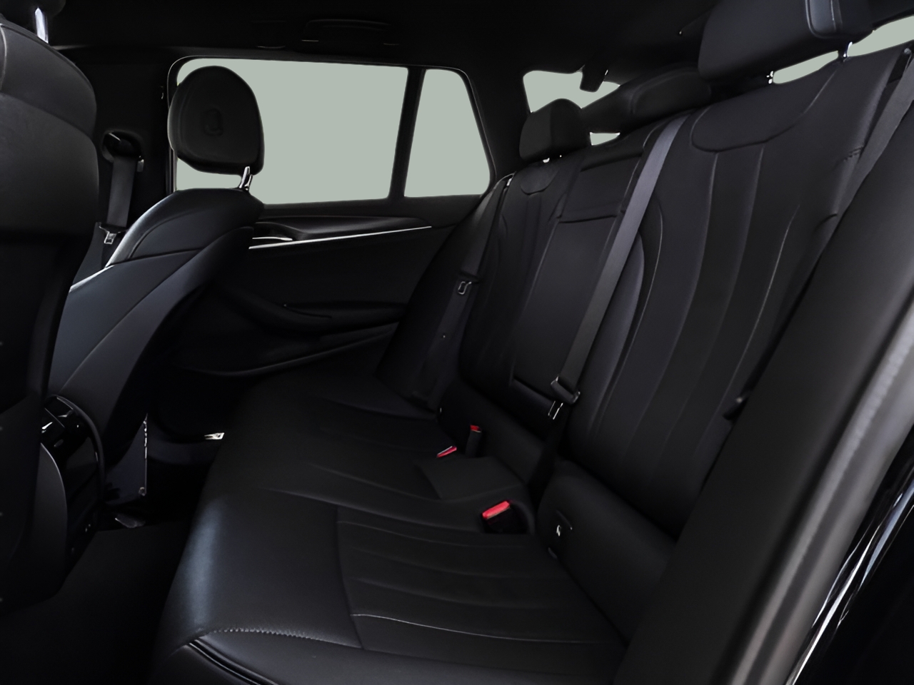 BMW Série 5 520d Touring color Negro. Año 2022. 140KW(190CV). Diesel. En concesionario MCoutinho - Viseu de Viseu