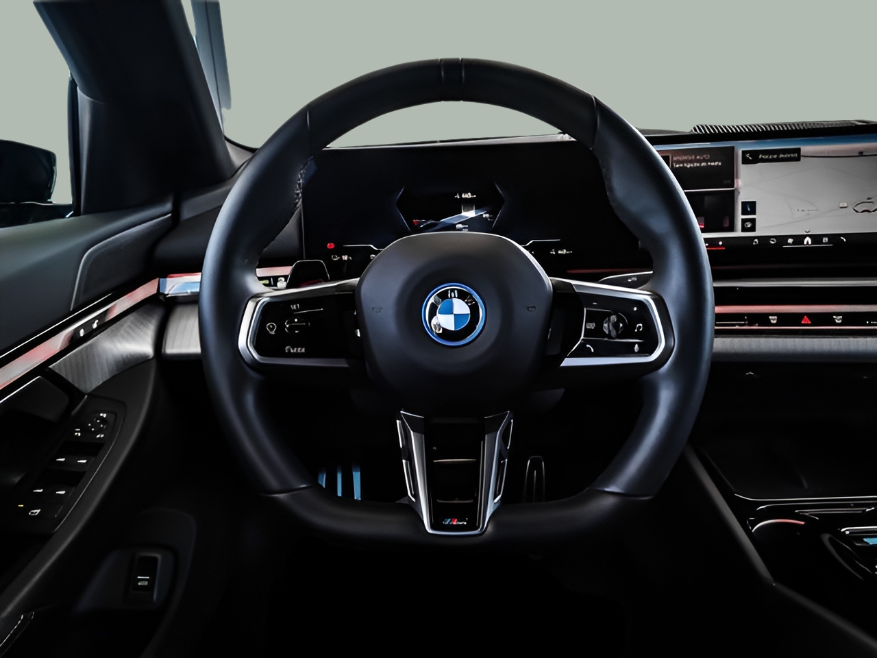 BMW i5 eDrive40 color Gris. Año 2023. 250KW(340CV). Elétrico. En concesionario MCoutinho Bomcar Coimbra de Coimbra