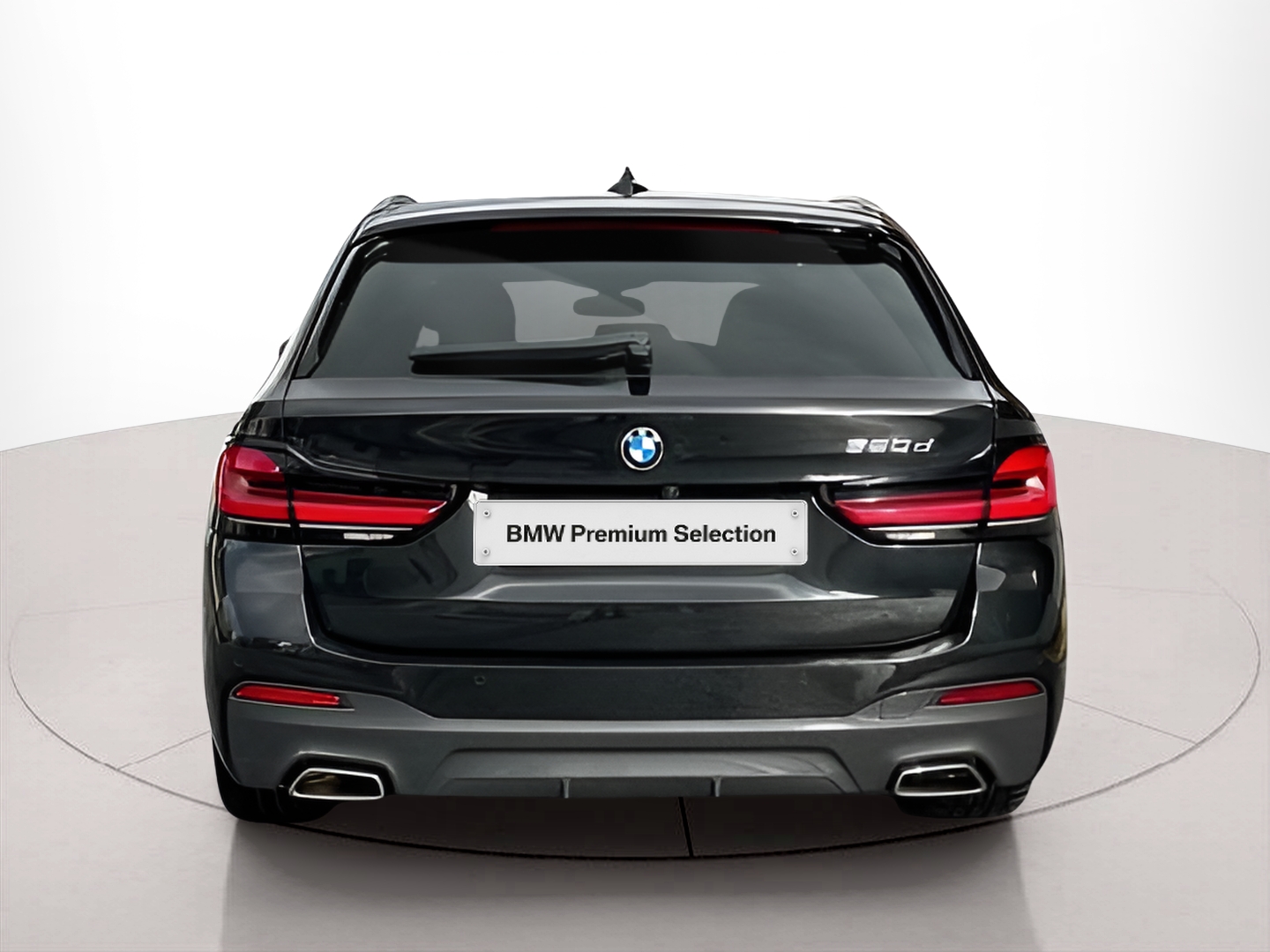 BMW Série 5 520d Touring color Negro. Año 2023. 140KW(190CV). Diesel. En concesionario MCoutinho - Vila Real de Vila Real