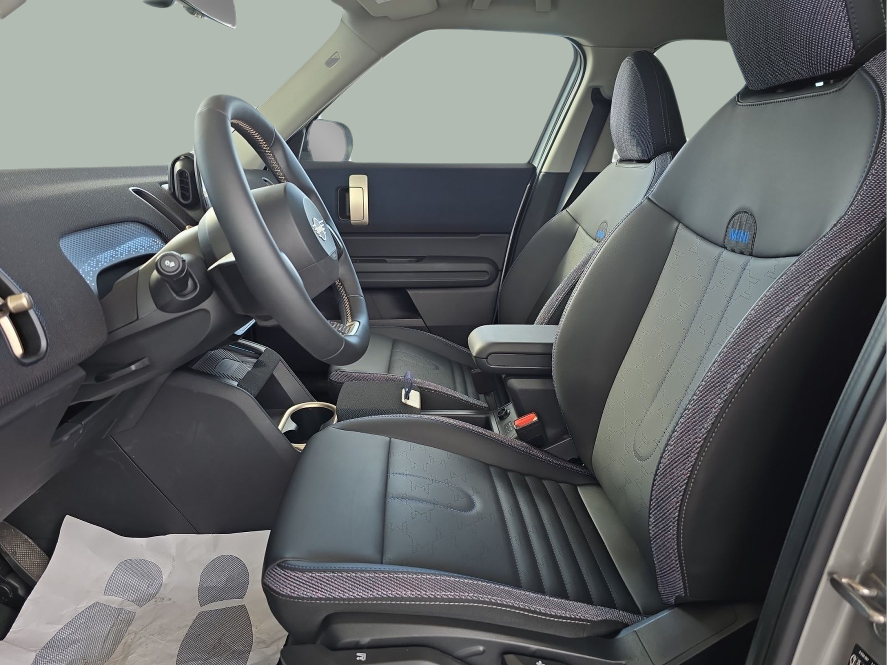 fotoG 12 del MINI MINI Countryman Cooper 125 kW (170 CV) 170cv Gasolina de 2024 em Bragança