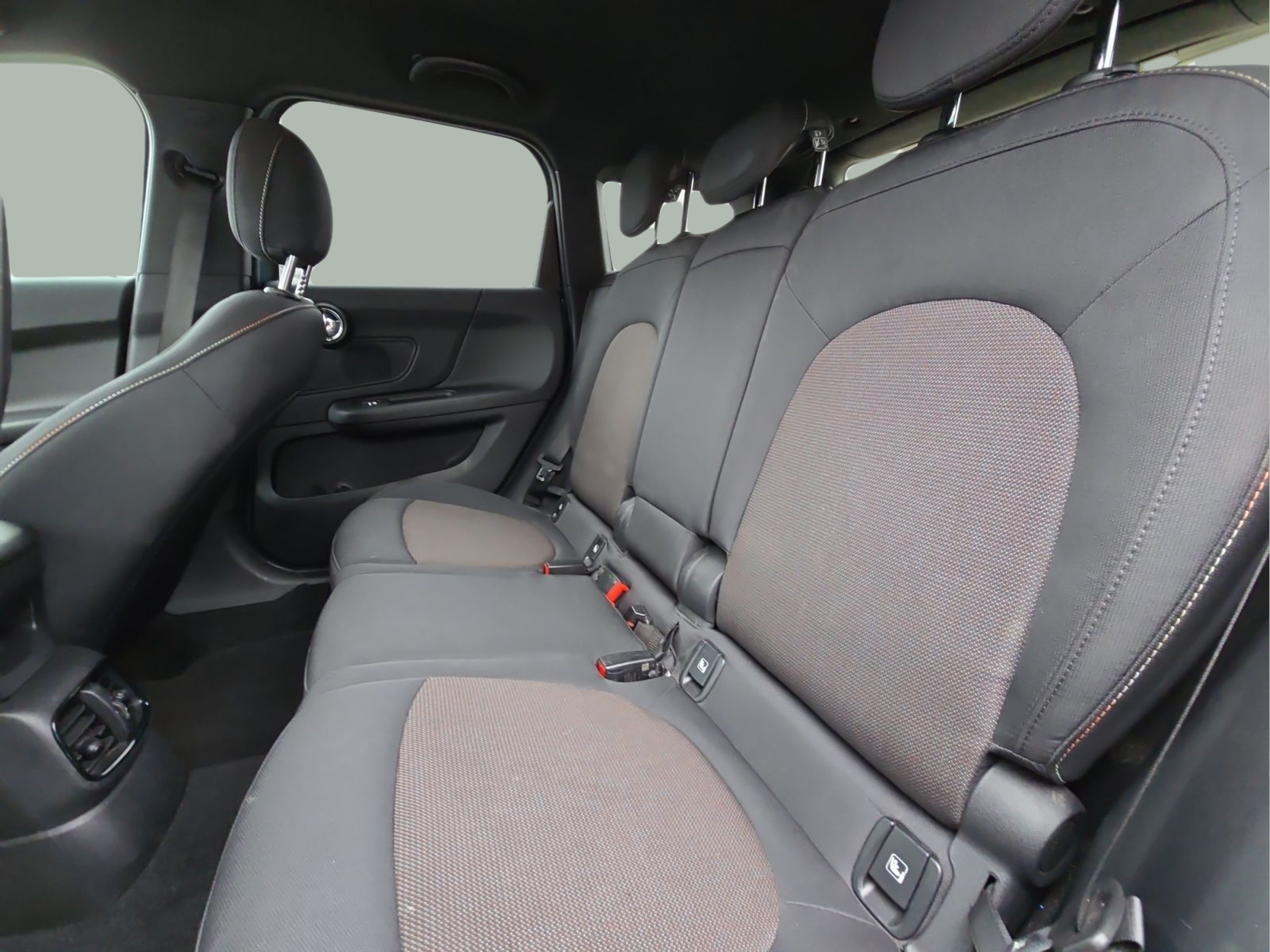 fotoG 8 del MINI MINI Countryman One 75 kW (102 CV) 102cv Gasolina de 2022 em Bragança