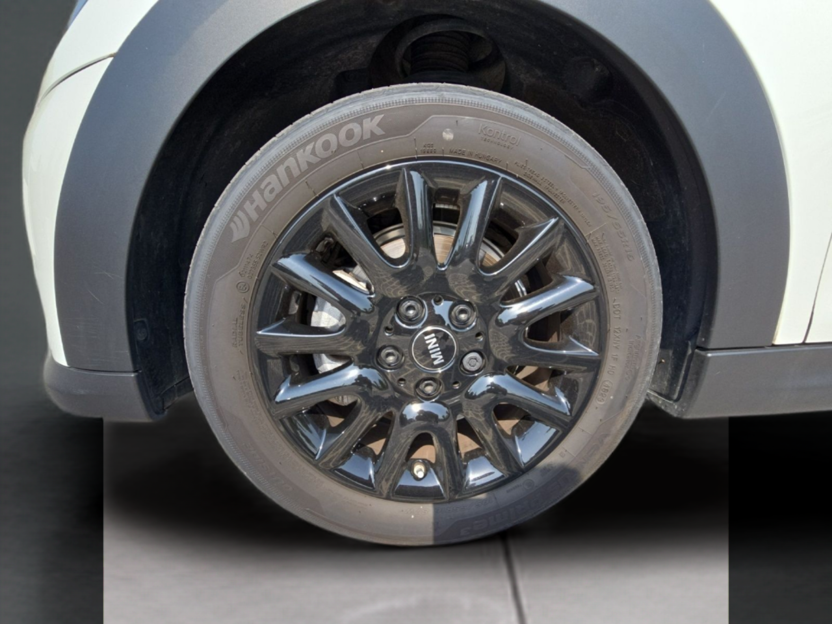 fotoG 16 del MINI MINI 3 Portas Cooper 100 kW (136 CV) 136cv Gasolina de 2024 em Bragança