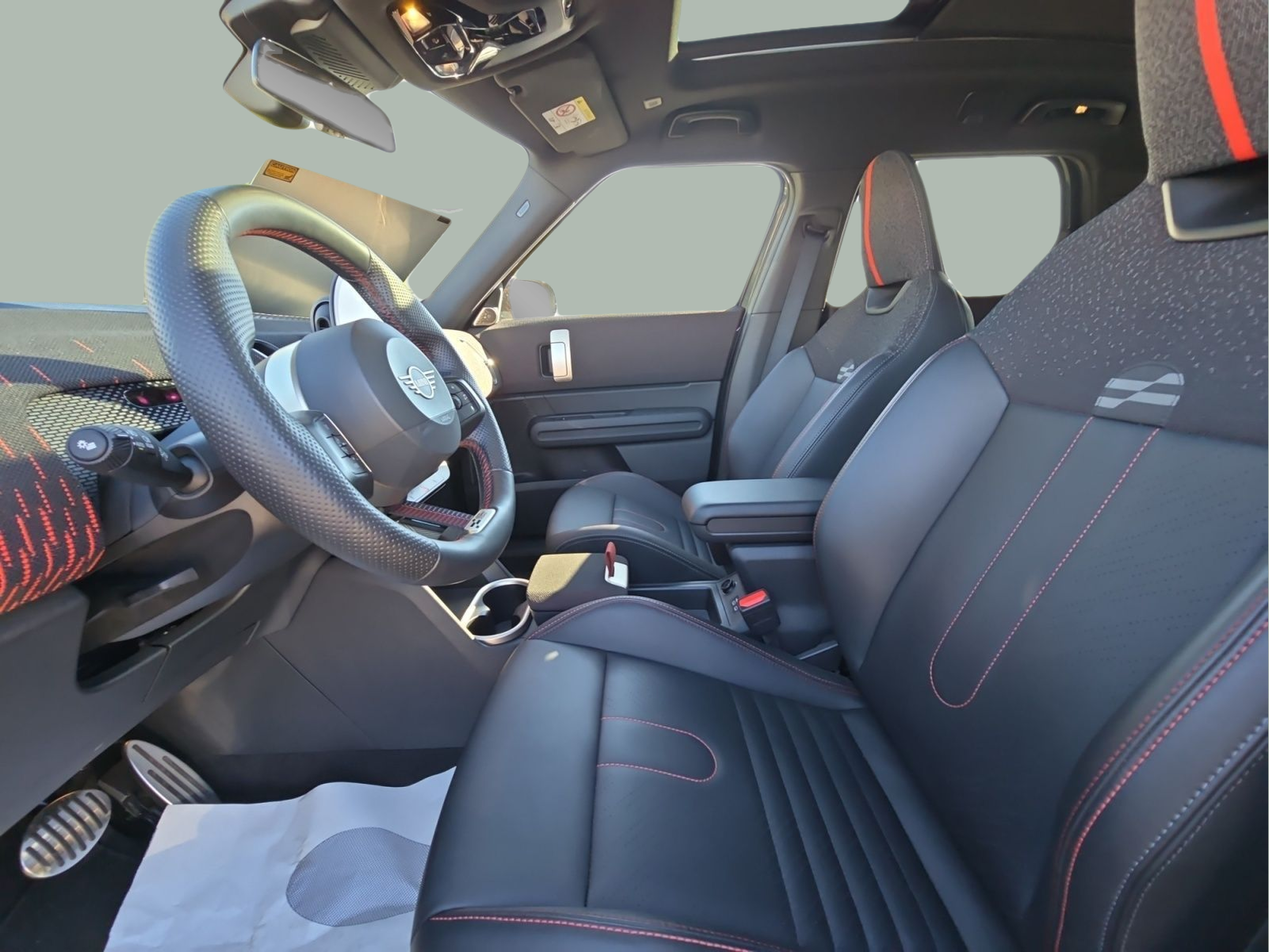 fotoG 14 del MINI MINI Countryman John Cooper Works ALL4 221 kW (300 CV) 300cv Gasolina de 2024 em Bragança