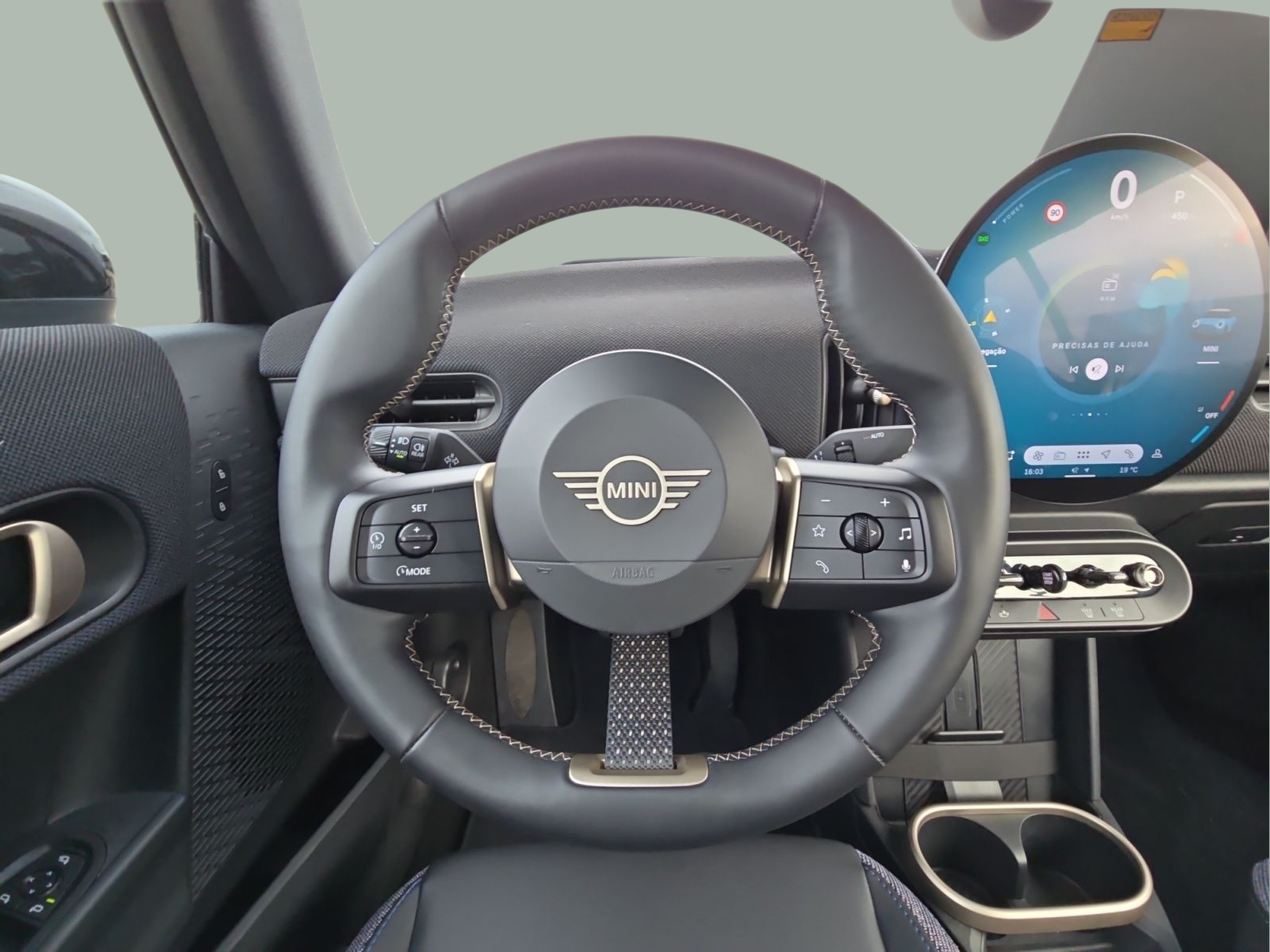 fotoG 15 del MINI MINI Cabrio Cooper 120 kW (163 CV) 163cv Gasolina de 2025 em Bragança