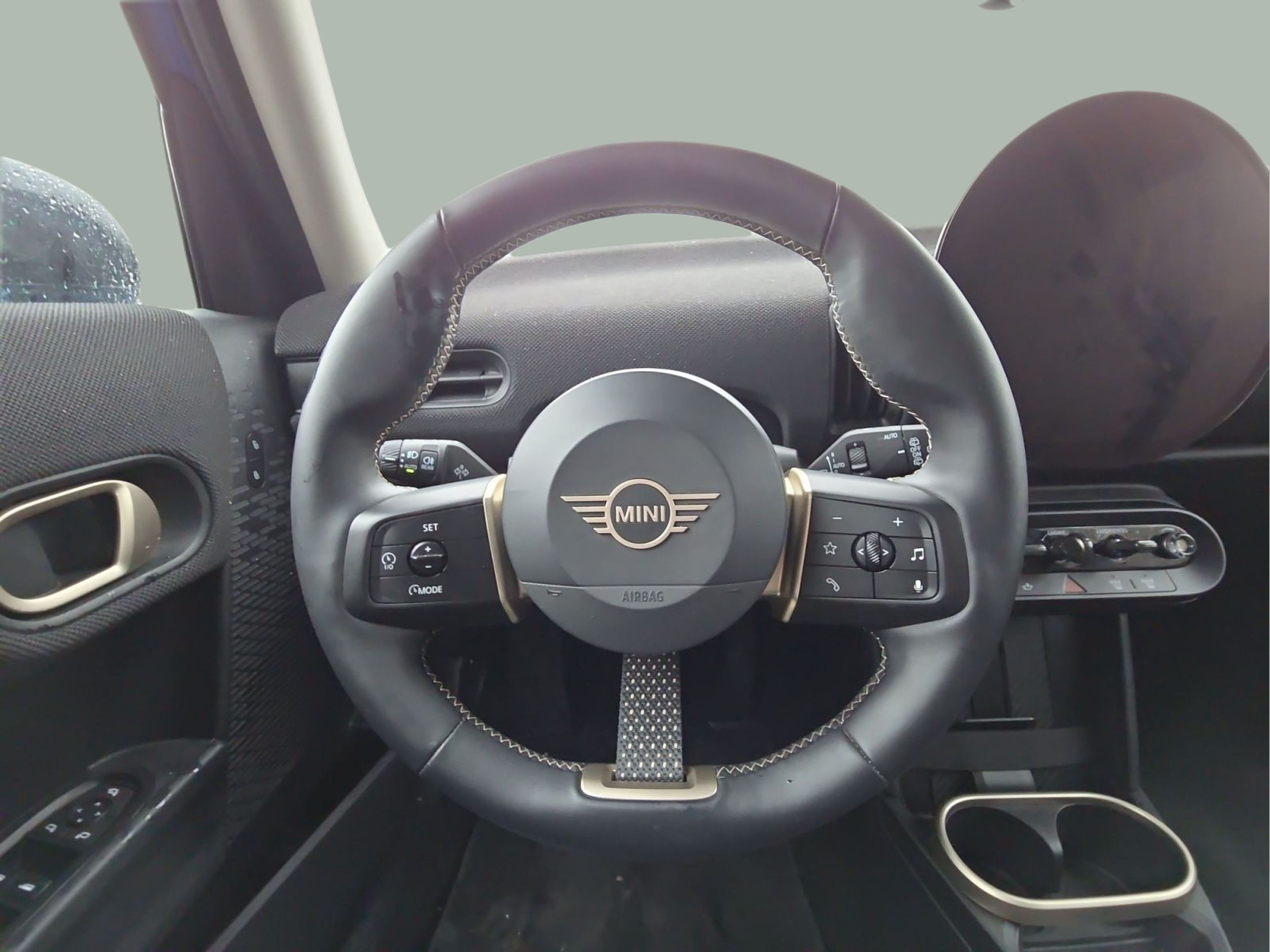 fotoG 14 del MINI MINI 5 Portas Cooper 115 kW (156 CV) 156cv Gasolina de 2025 em Bragança