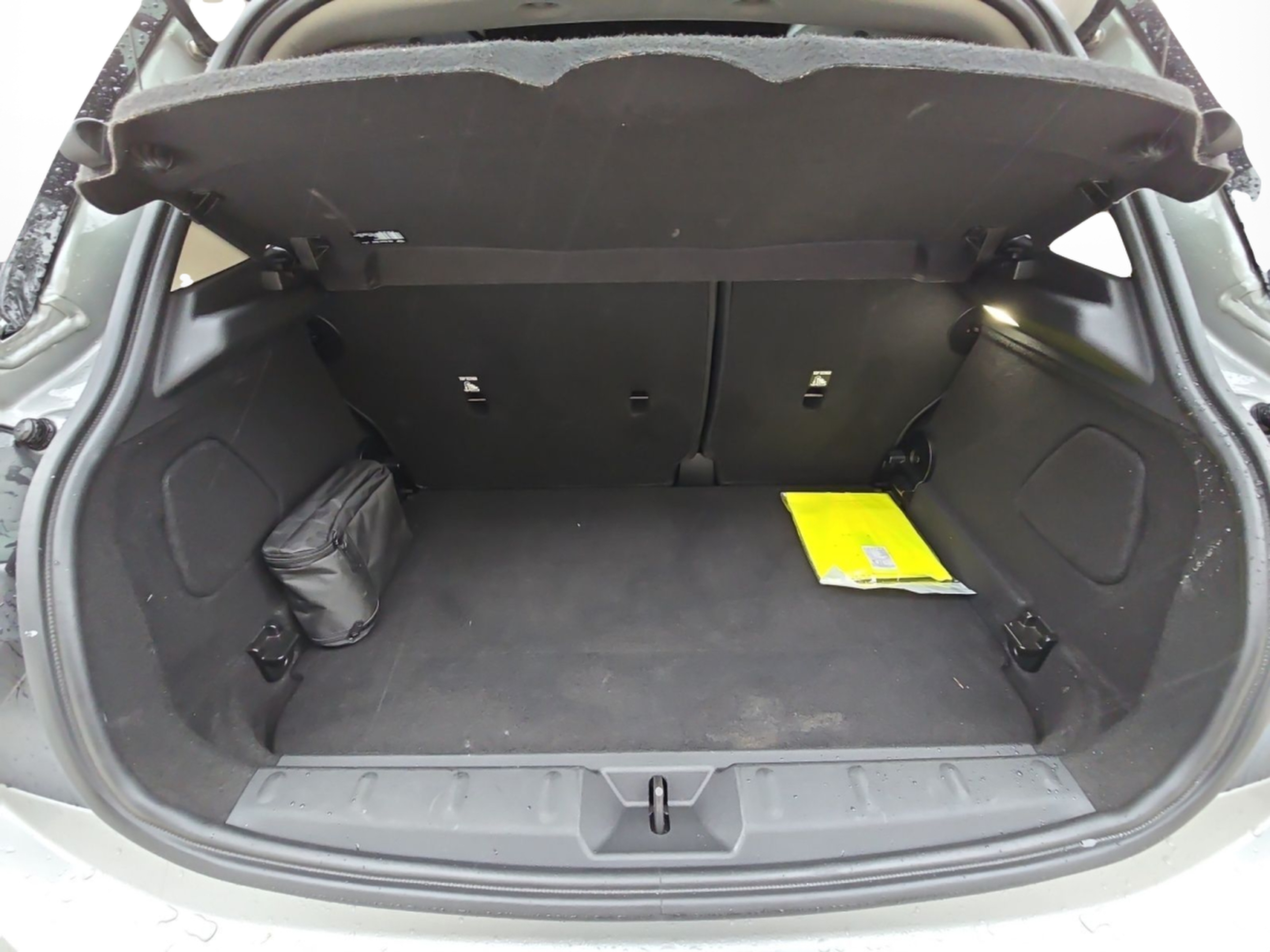 fotoG 15 del MINI MINI 5 Portas Cooper 115 kW (156 CV) 156cv Gasolina de 2025 em Bragança