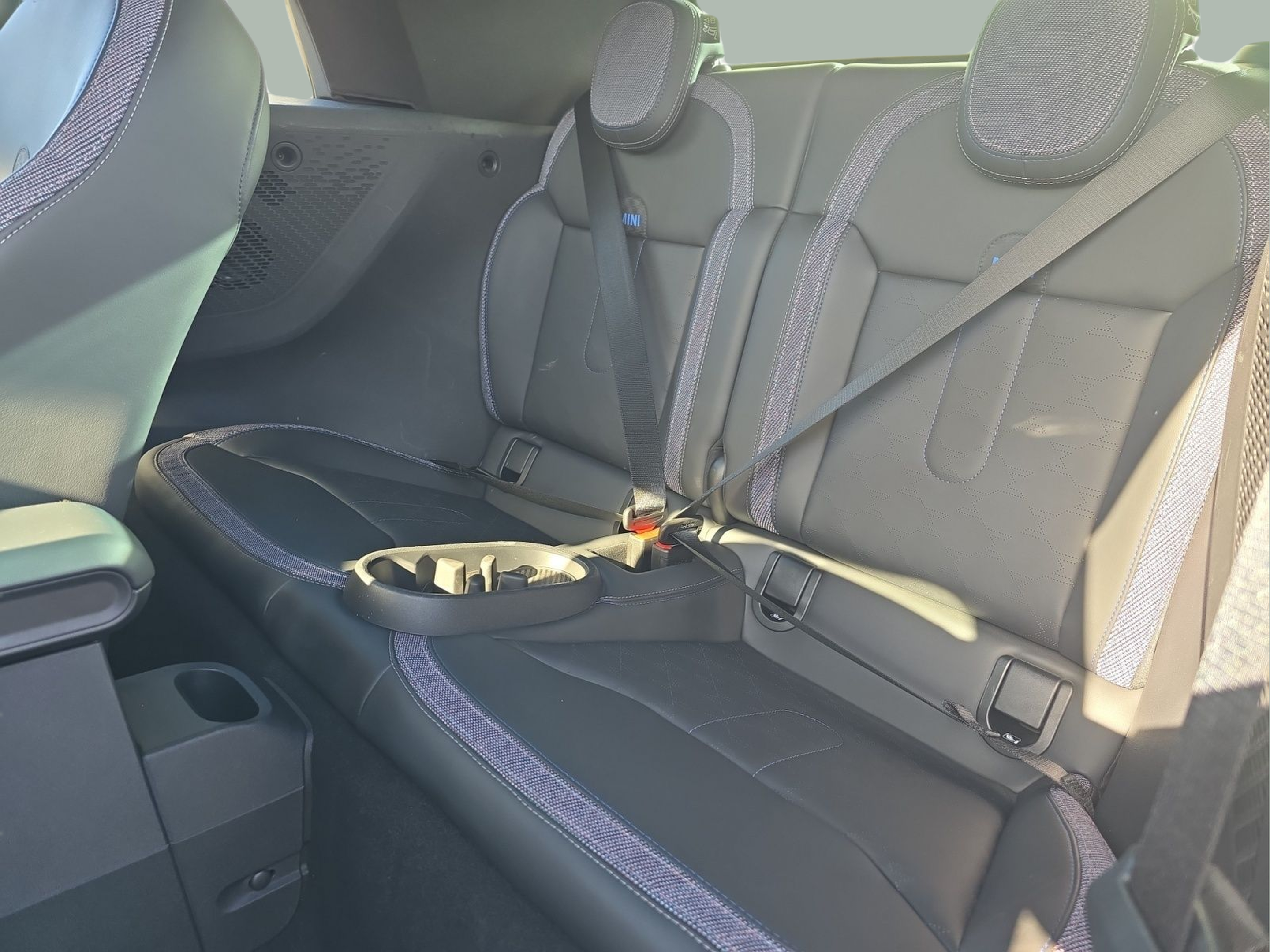 fotoG 8 del MINI MINI Cabrio Cooper 120 kW (163 CV) 163cv Gasolina de 2025 em Bragança