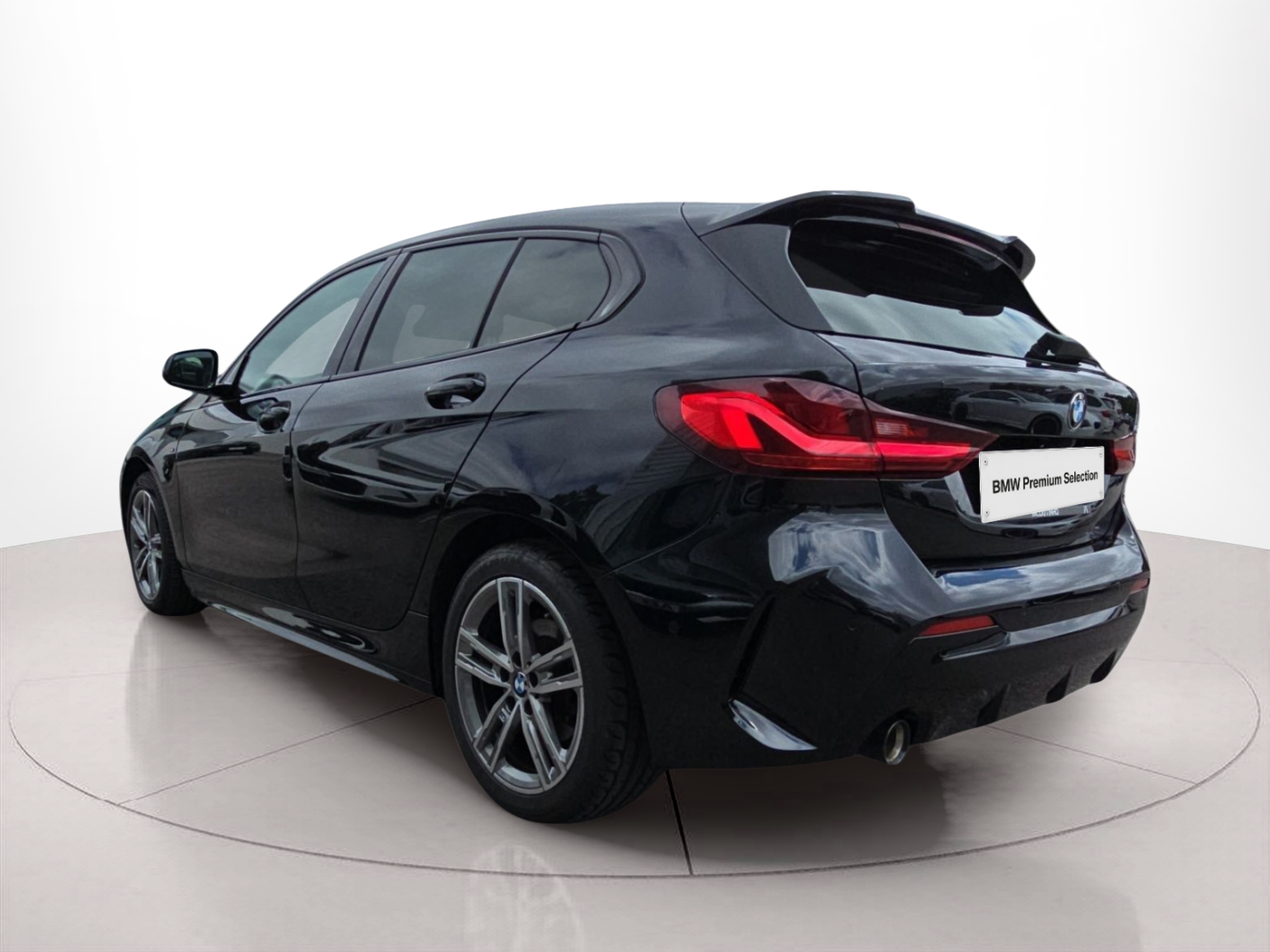 BMW Série 1 116d color Negro. Año 2023. 85KW(116CV). Diesel. En concesionario MCoutinho - Viseu de Viseu