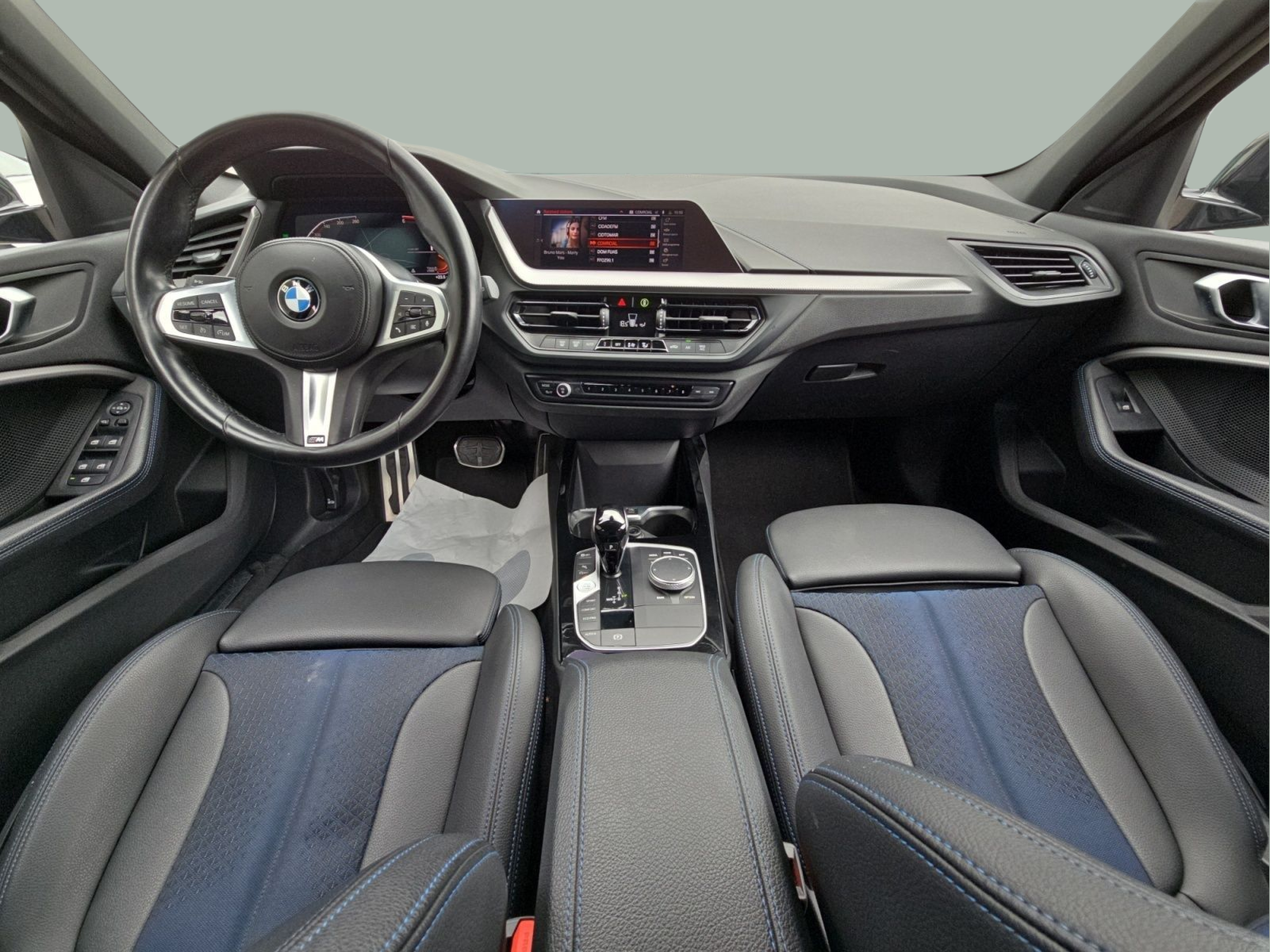 BMW Série 1 116d color Negro. Año 2023. 85KW(116CV). Diesel. En concesionario MCoutinho - Viseu de Viseu