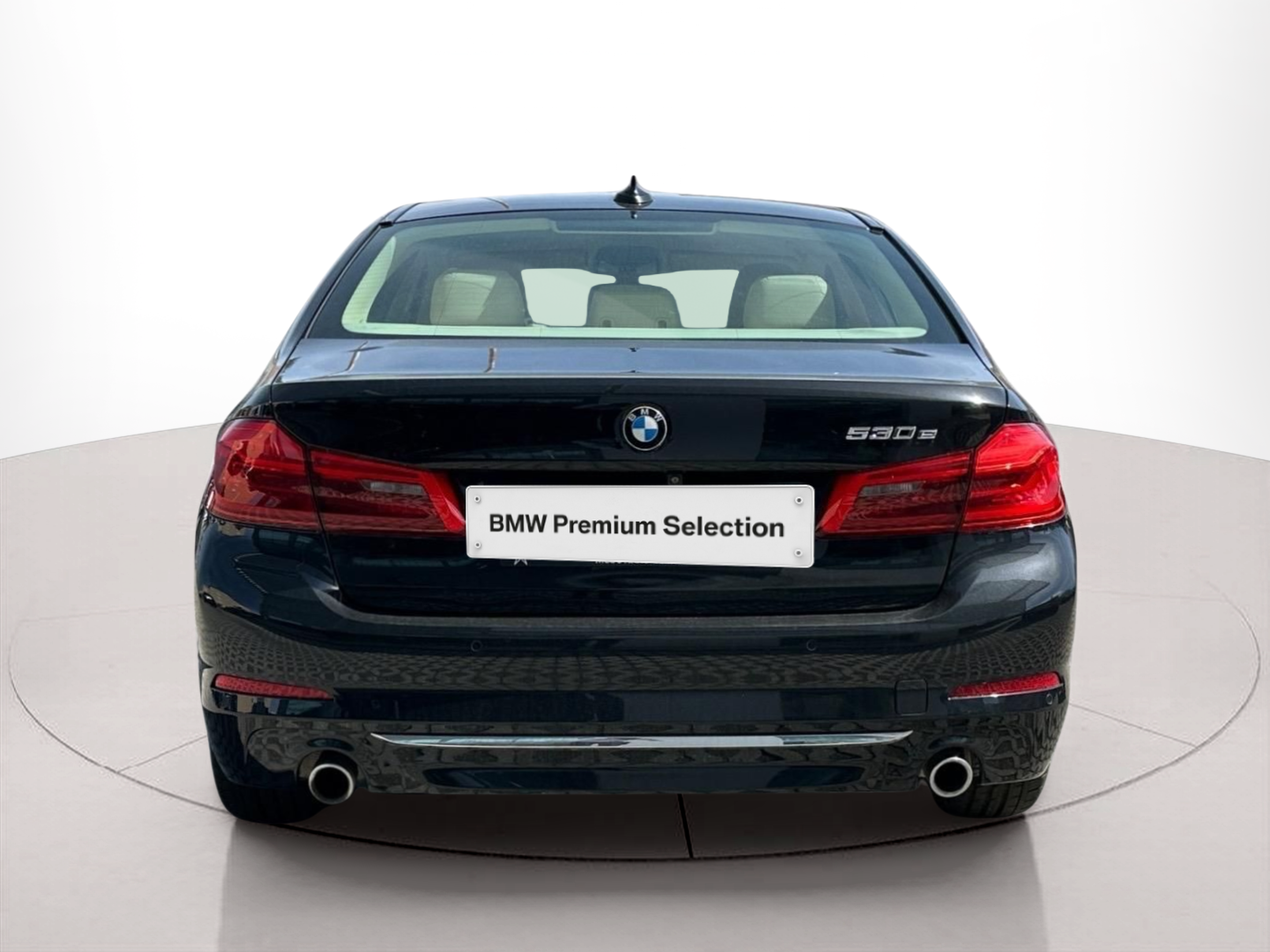 BMW Série 5 530e Berlina color Negro. Año 2018. 185KW(252CV). Elétrico / Gasolina Híbrido. En concesionario MCoutinho Bomcar Leiria de Leiria