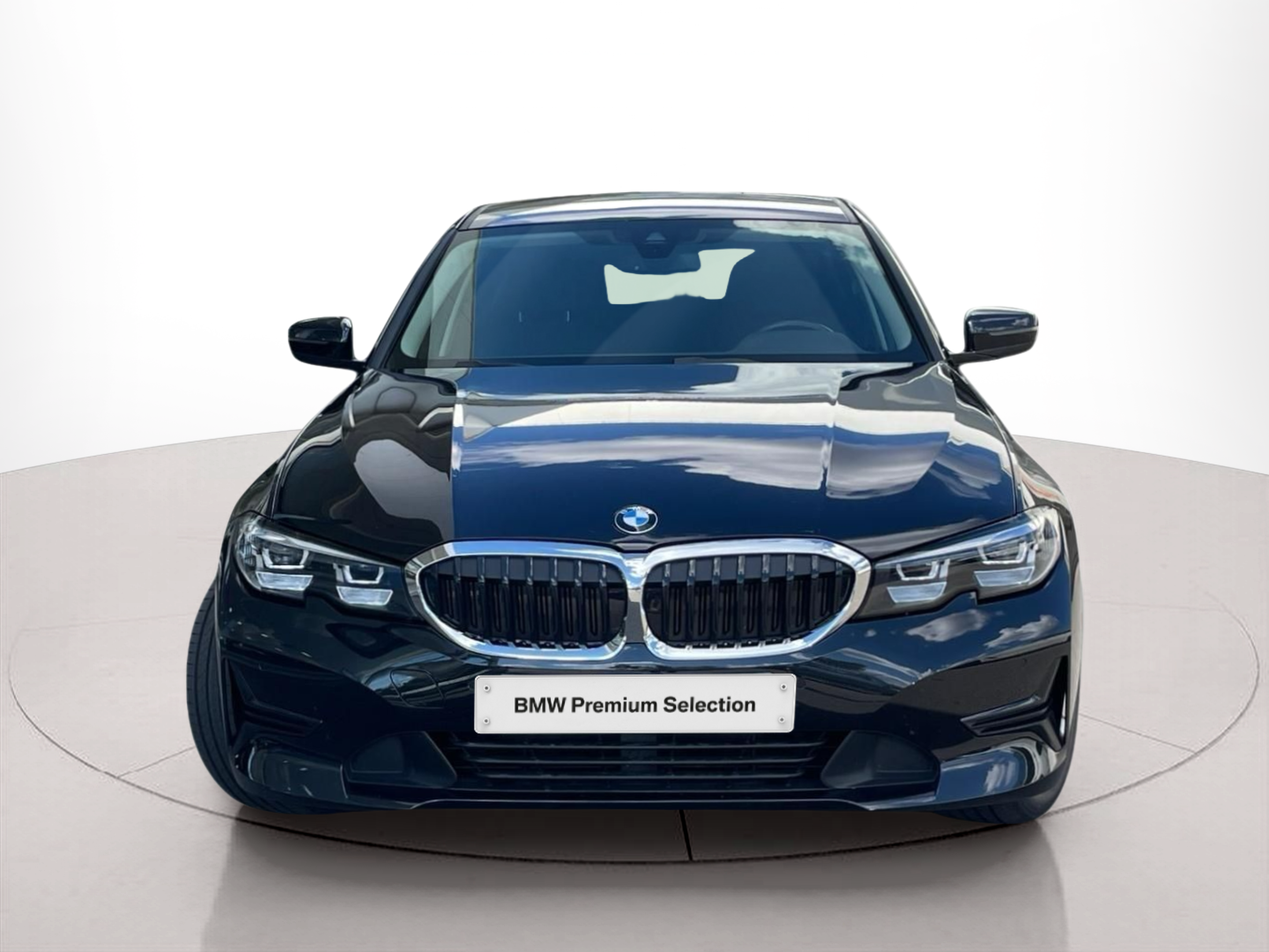 Fotos de BMW Série 3 330e Berlina color Negro. Año 2019. 215KW(292CV). Elétrico / Gasolina Híbrido. En concesionario MCoutinho - Viseu de Viseu