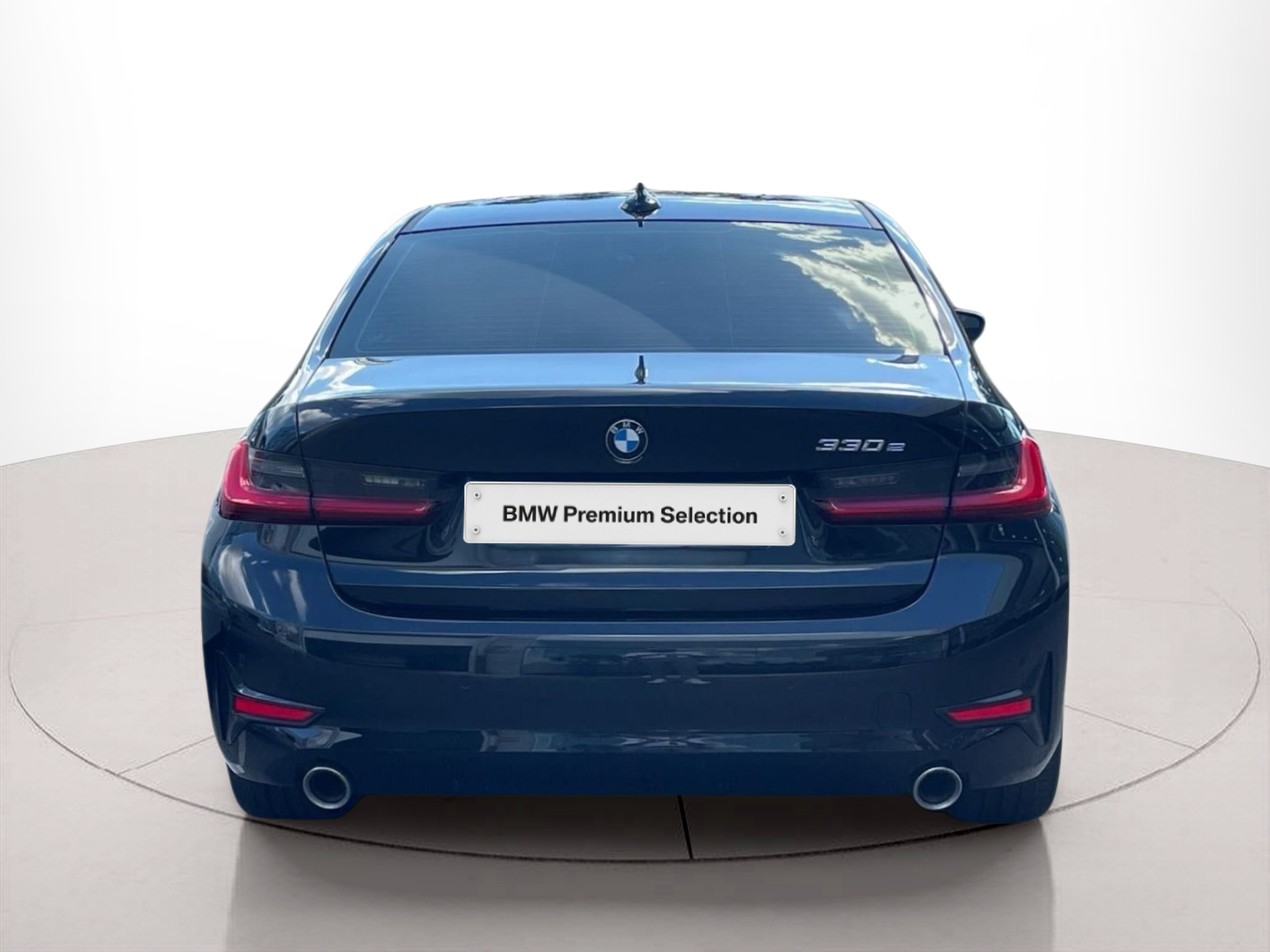 BMW Série 3 330e Berlina color Negro. Año 2019. 215KW(292CV). Elétrico / Gasolina Híbrido. En concesionario MCoutinho - Viseu de Viseu