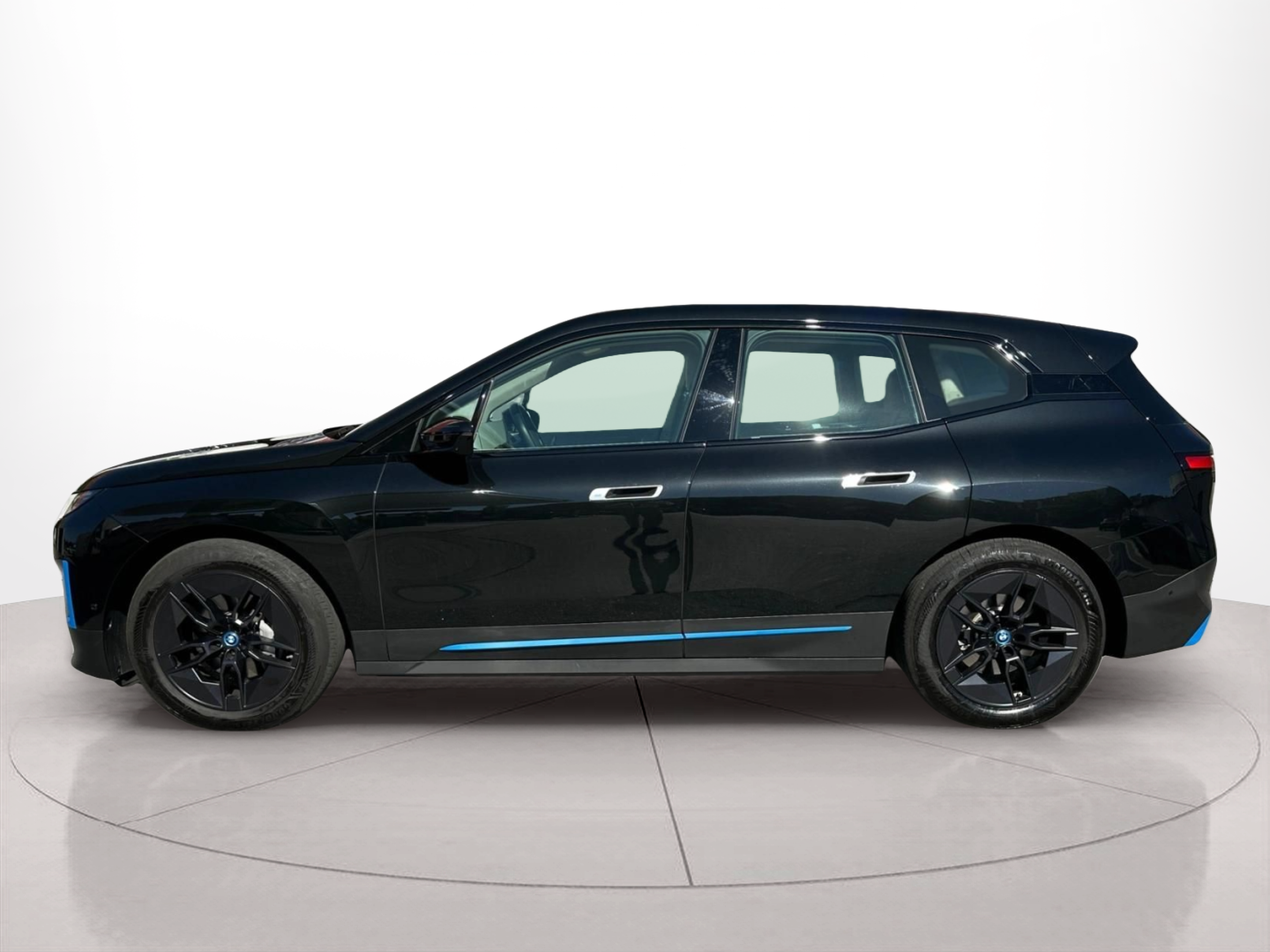 Fotos de BMW iX xDrive40 color Negro. Año 2024. 240KW(326CV). Elétrico. En concesionario MCoutinho - Viseu de Viseu