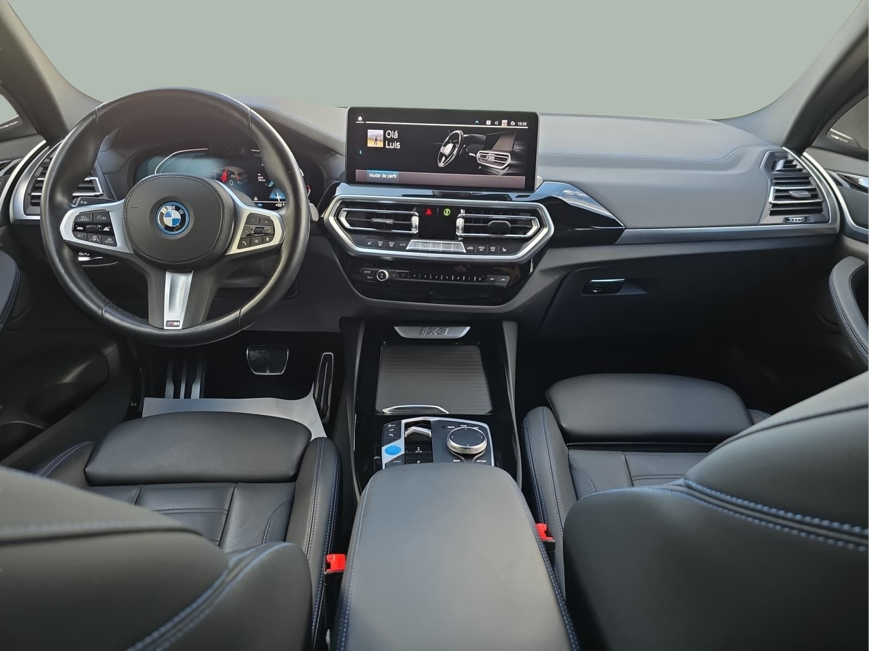 BMW iX3 iX3 80 kWh color Gris. Año 2024. 210KW(286CV). Elétrico. En concesionario MCoutinho Bomcar Coimbra de Coimbra