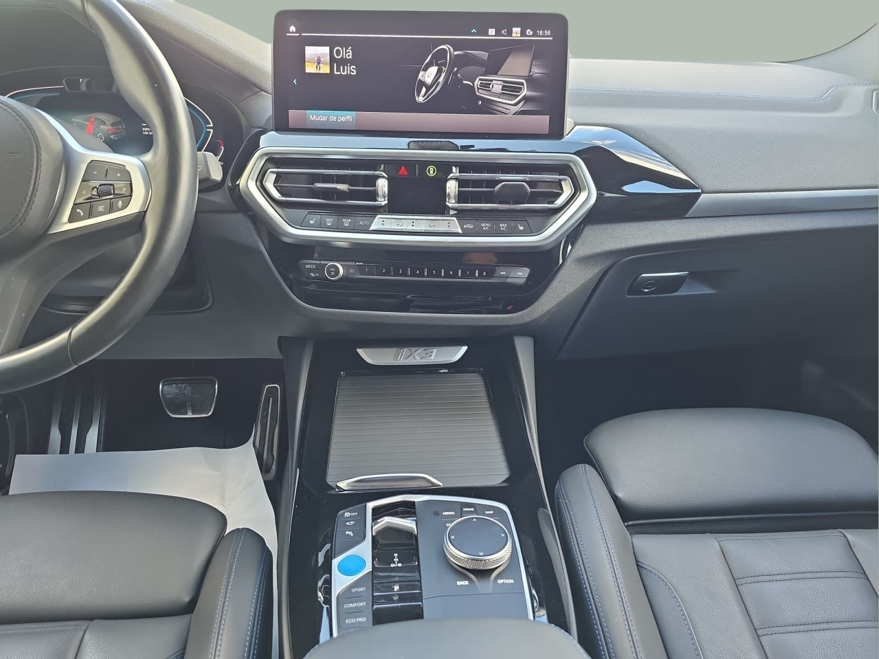 BMW iX3 iX3 80 kWh color Gris. Año 2024. 210KW(286CV). Elétrico. En concesionario MCoutinho Bomcar Coimbra de Coimbra