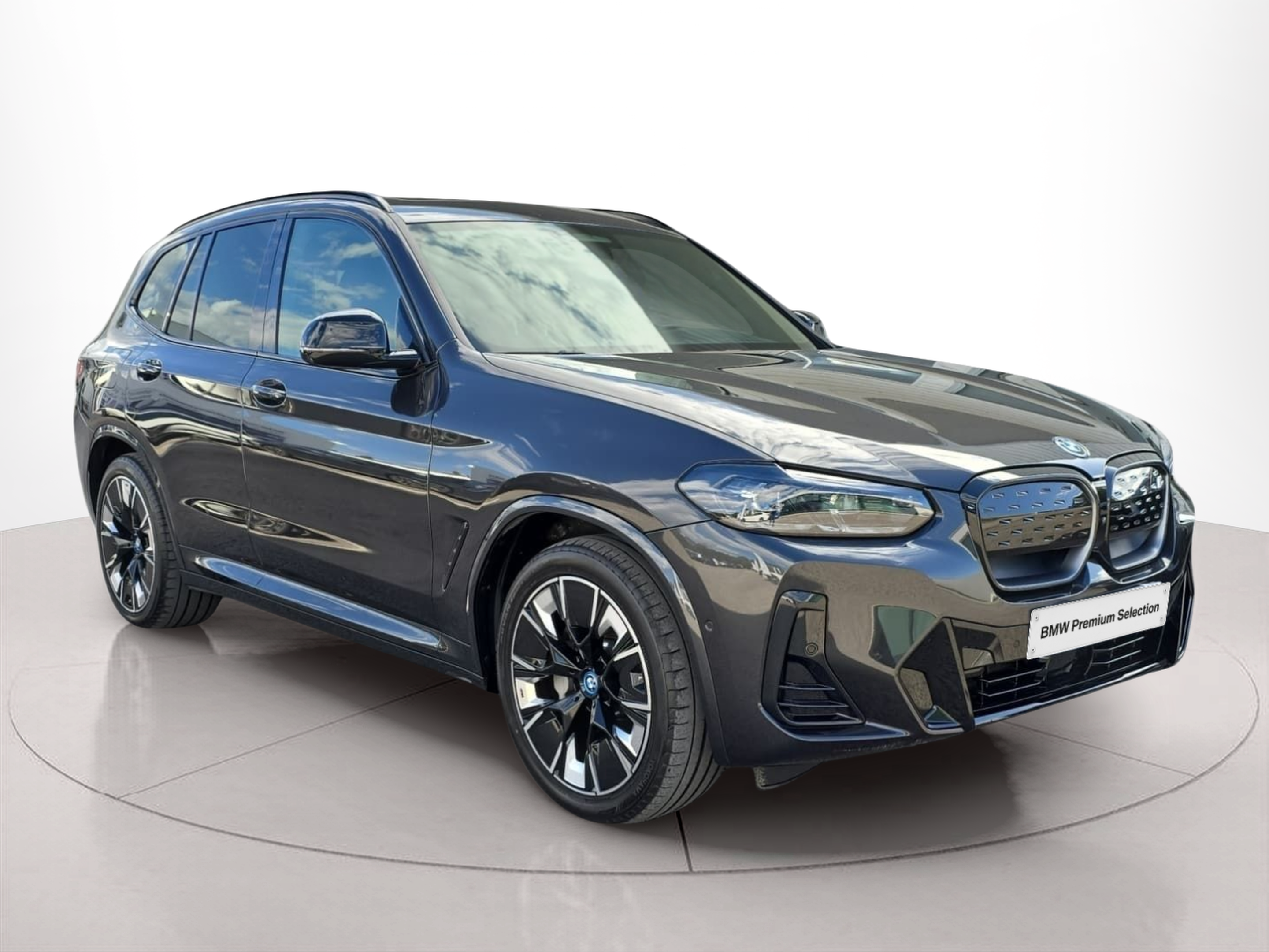 BMW iX3 iX3 80 kWh color Gris. Año 2024. 210KW(286CV). Elétrico. En concesionario MCoutinho Bomcar Coimbra de Coimbra