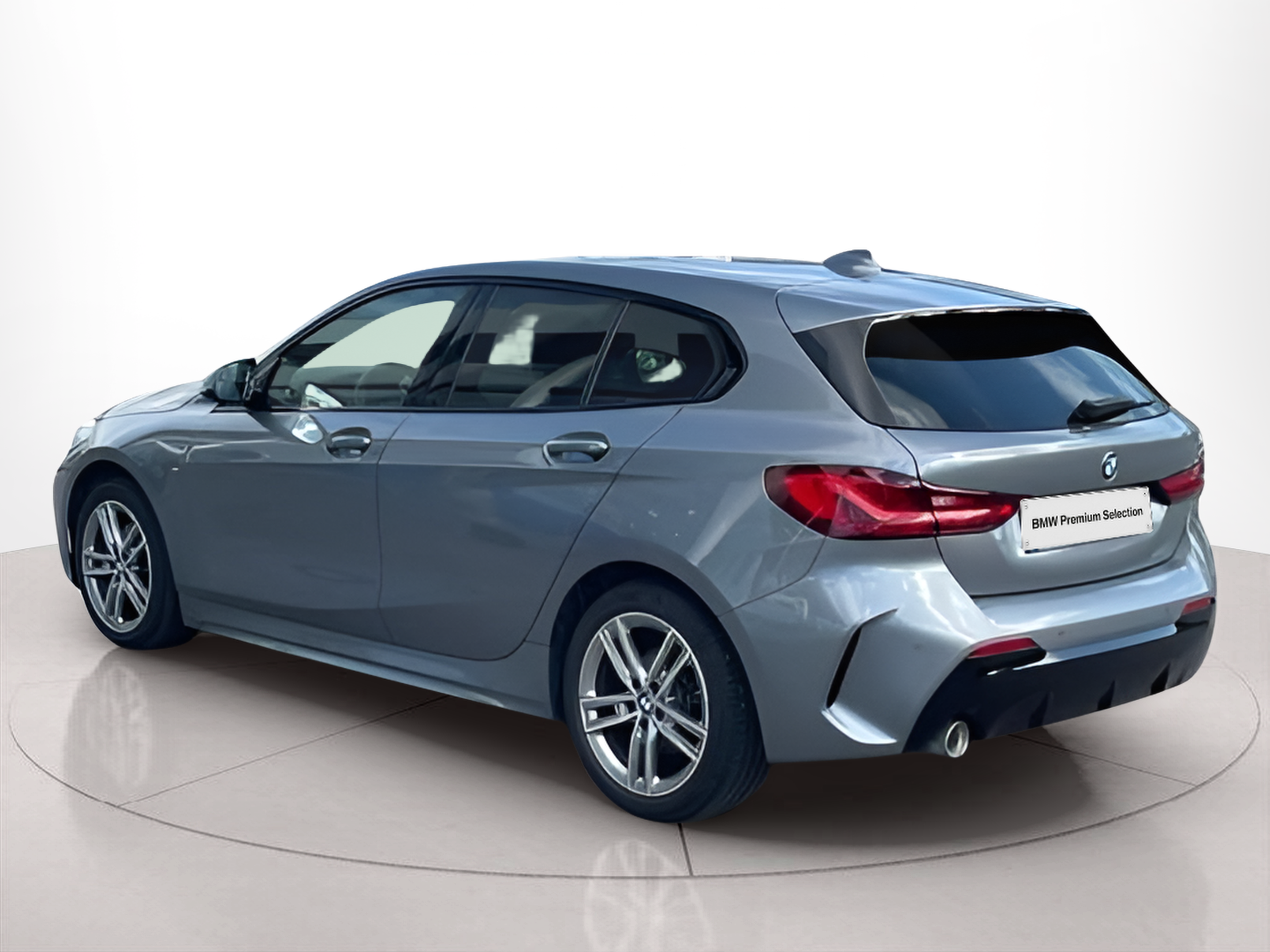 BMW Série 1 116d color Gris. Año 2023. 85KW(116CV). Diesel. En concesionario MCoutinho - Viseu de Viseu
