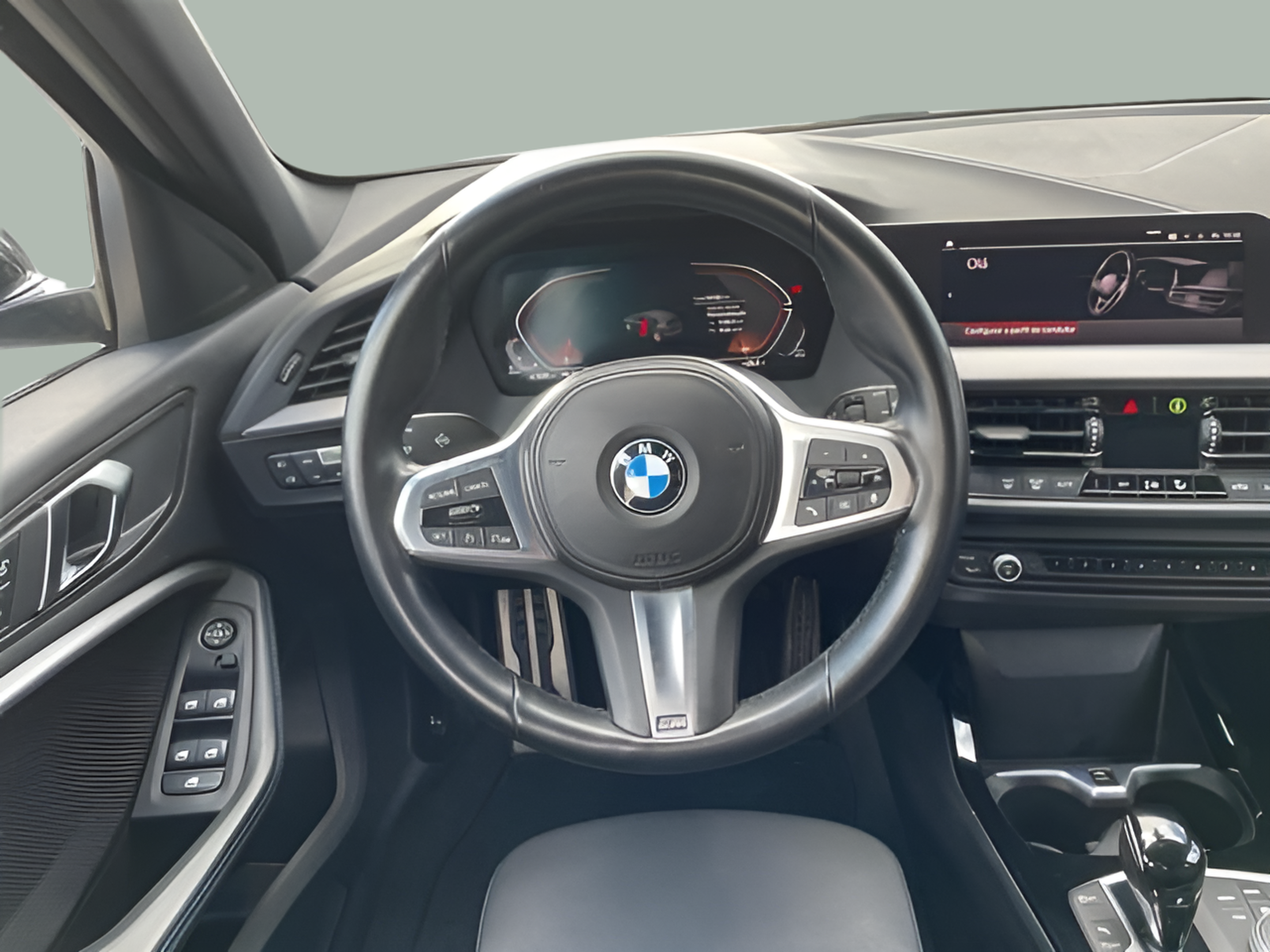 BMW Série 1 116d color Gris. Año 2023. 85KW(116CV). Diesel. En concesionario MCoutinho - Viseu de Viseu