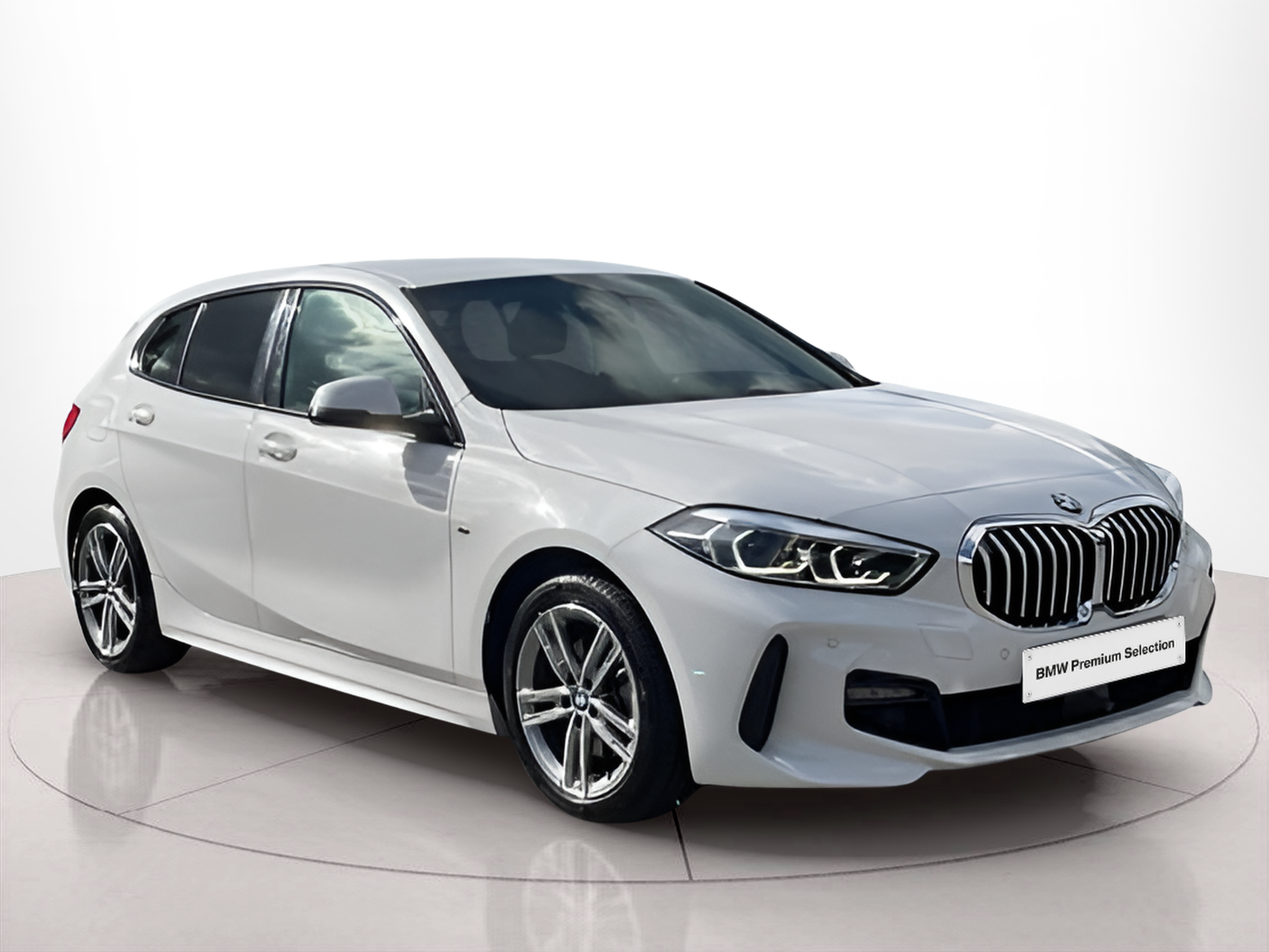 Fotos de BMW Série 1 116d color Blanco. Año 2023. 85KW(116CV). Diesel. En concesionario MCoutinho - Viseu de Viseu