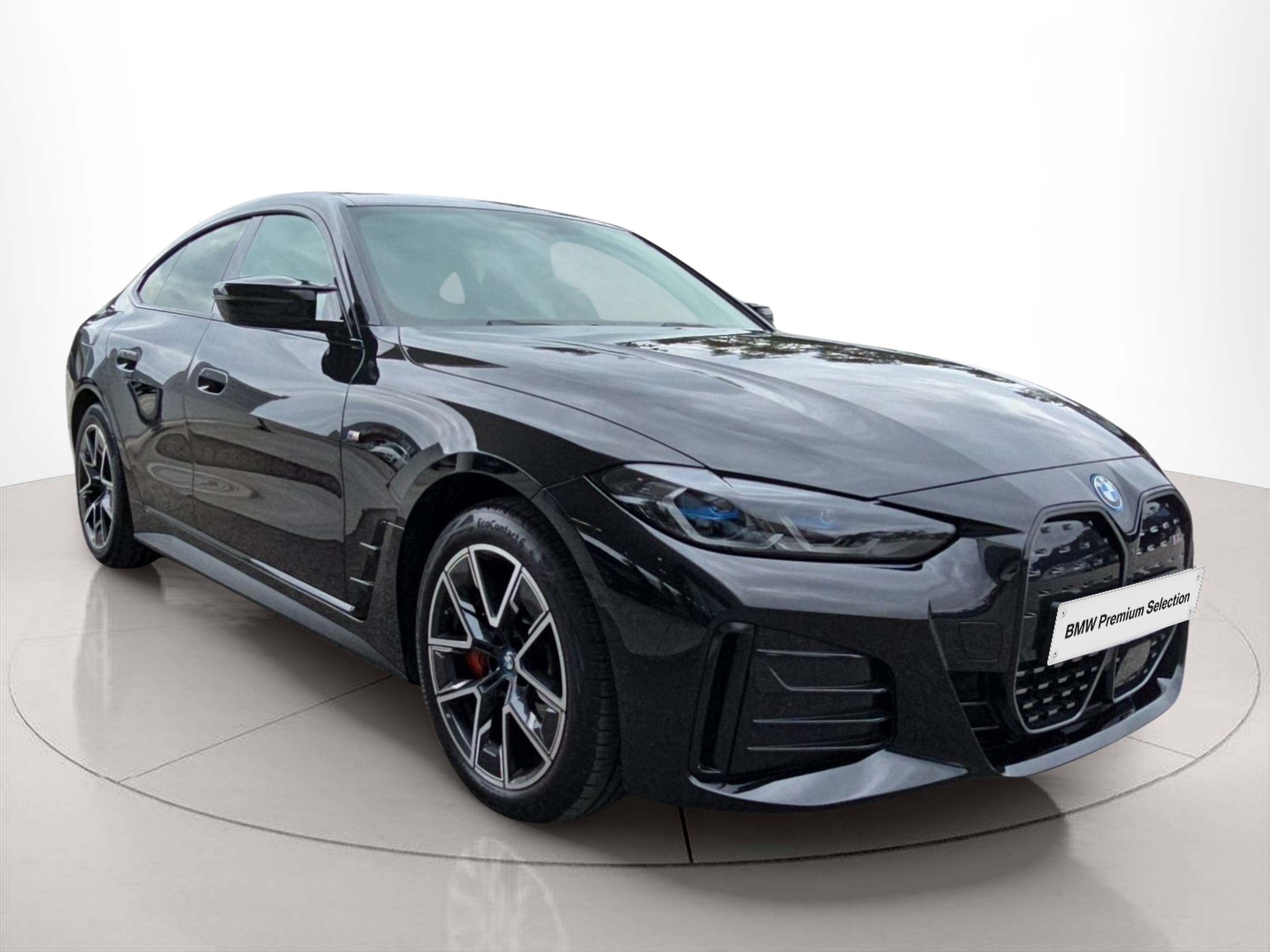 BMW i4 i4 M50 color Negro. Año 2022. 400KW(544CV). Elétrico. En concesionario MCoutinho Bomcar Leiria de Leiria