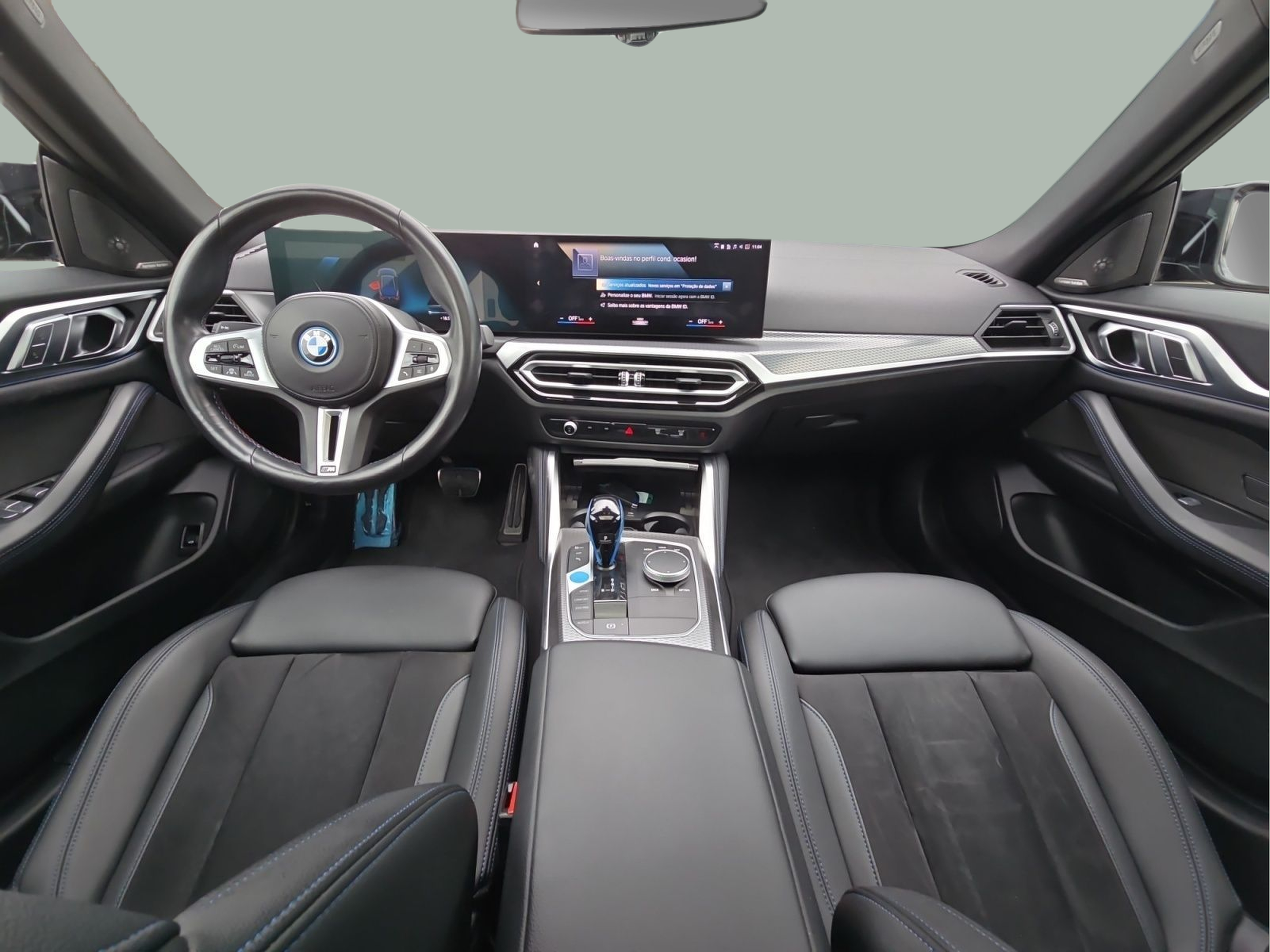 BMW i4 i4 M50 color Negro. Año 2022. 400KW(544CV). Elétrico. En concesionario MCoutinho Bomcar Leiria de Leiria