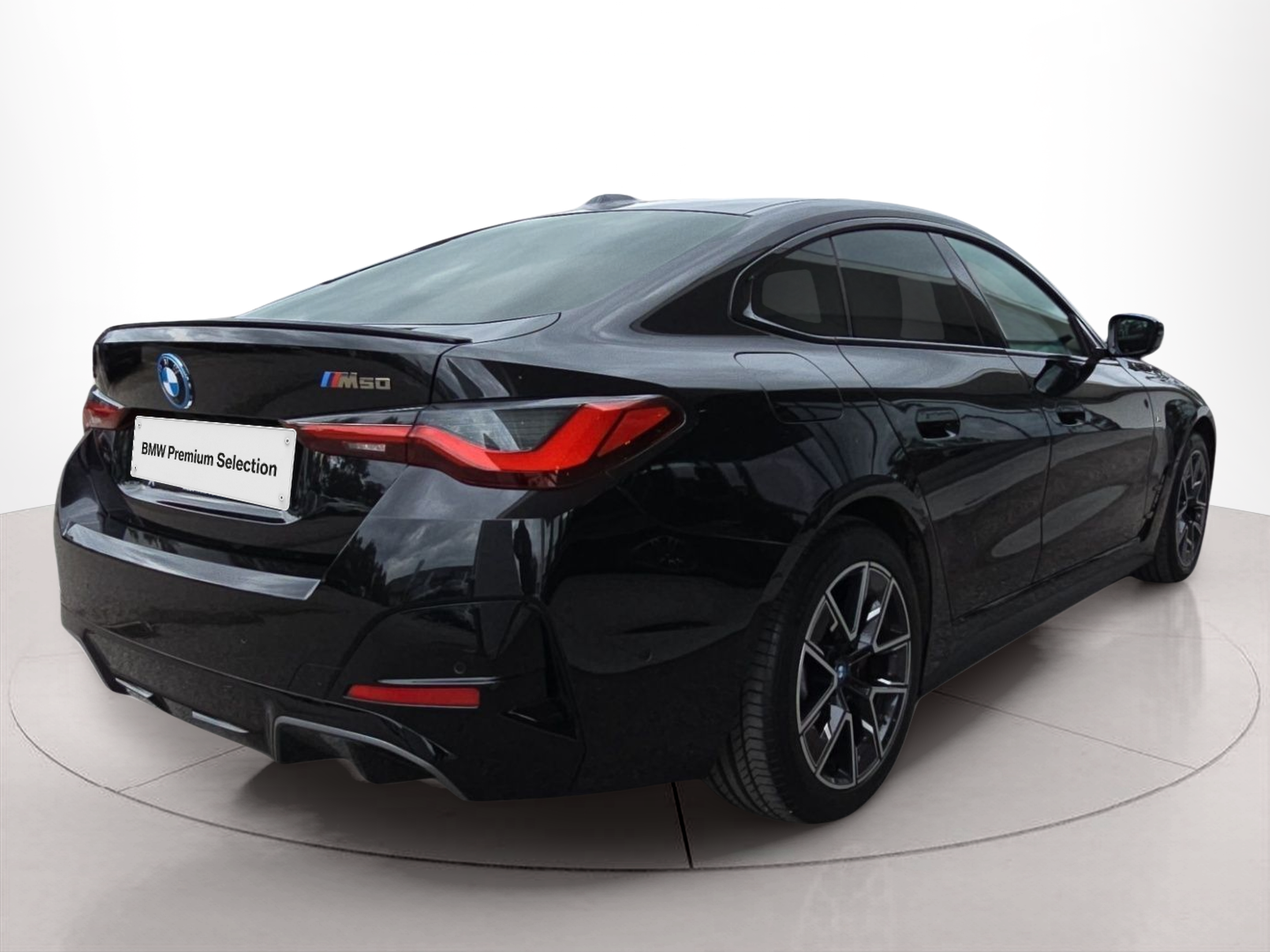 BMW i4 i4 M50 color Negro. Año 2022. 400KW(544CV). Elétrico. En concesionario MCoutinho Bomcar Leiria de Leiria
